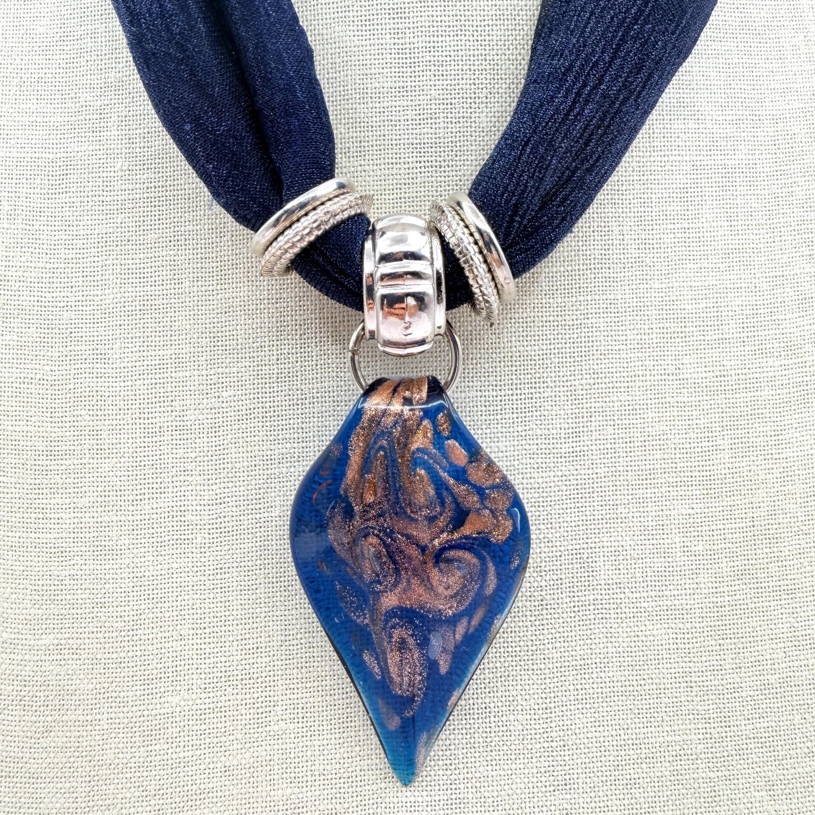 Vintage Silver Tone Blue Art Glass Pendant Necklace Navy Ribbon Scarf Choker 90s