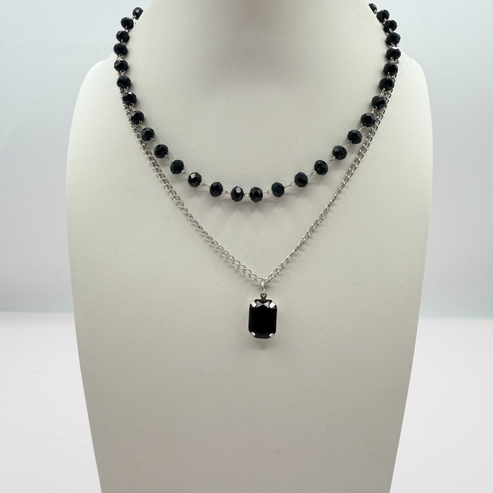 Vintage Silver Tone Black Beaded Layered Necklace Pendant Faceted Rhinestone 90s - Thumbnail 3