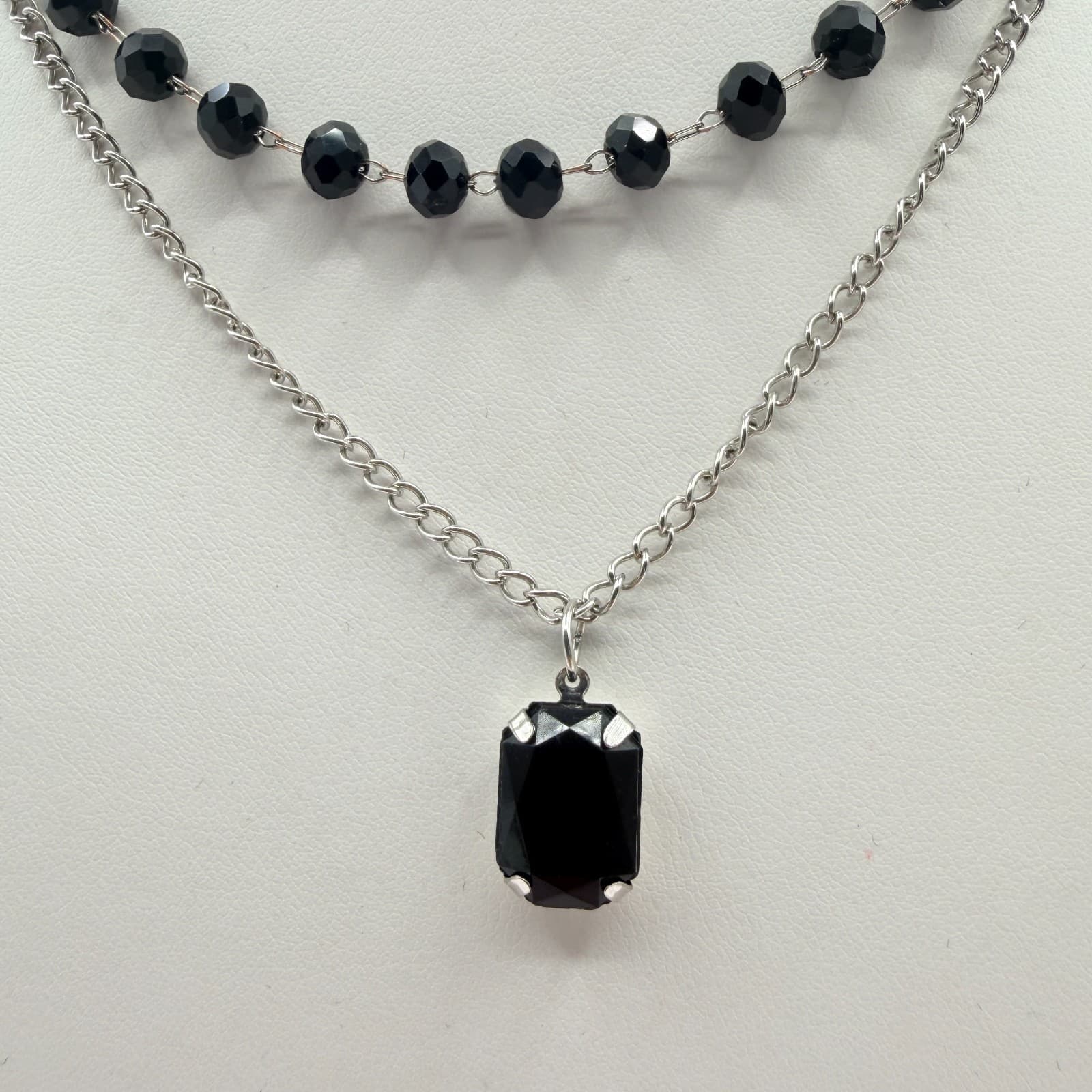 Vintage Silver Tone Black Beaded Layered Necklace Pendant Faceted Rhinestone 90s - Thumbnail 4