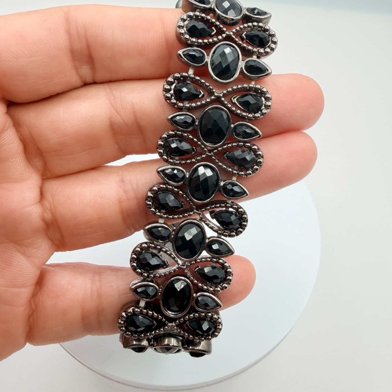 Vintage Gunmetal Tone Stretch Cuff Bracelet Black Rhinestone Teardrop Cluster - Thumbnail 5
