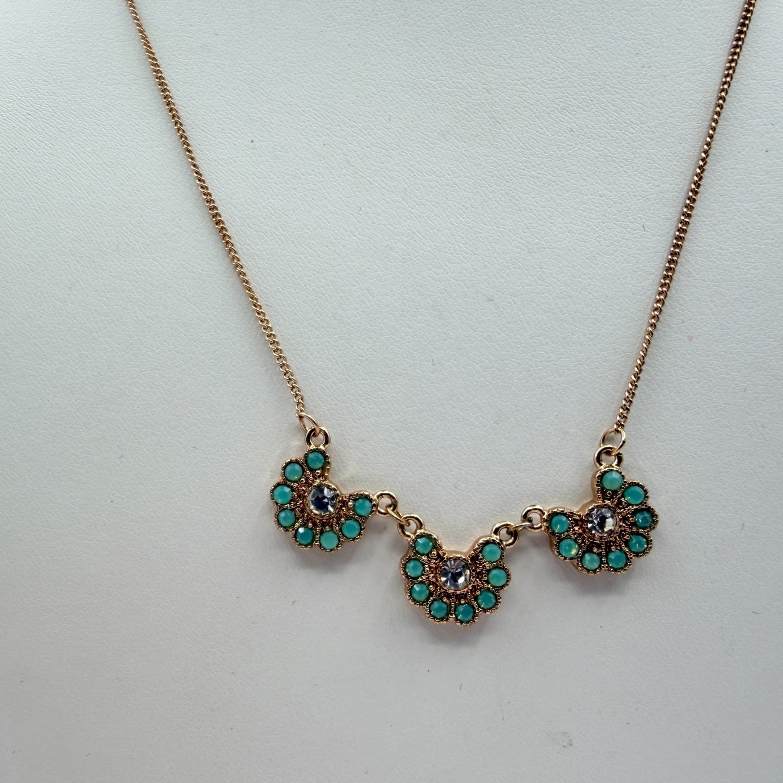 Vintage Gold Tone Triple Scallop Choker Necklace Mint Teal Beaded Rhinestone 90s - Thumbnail 5