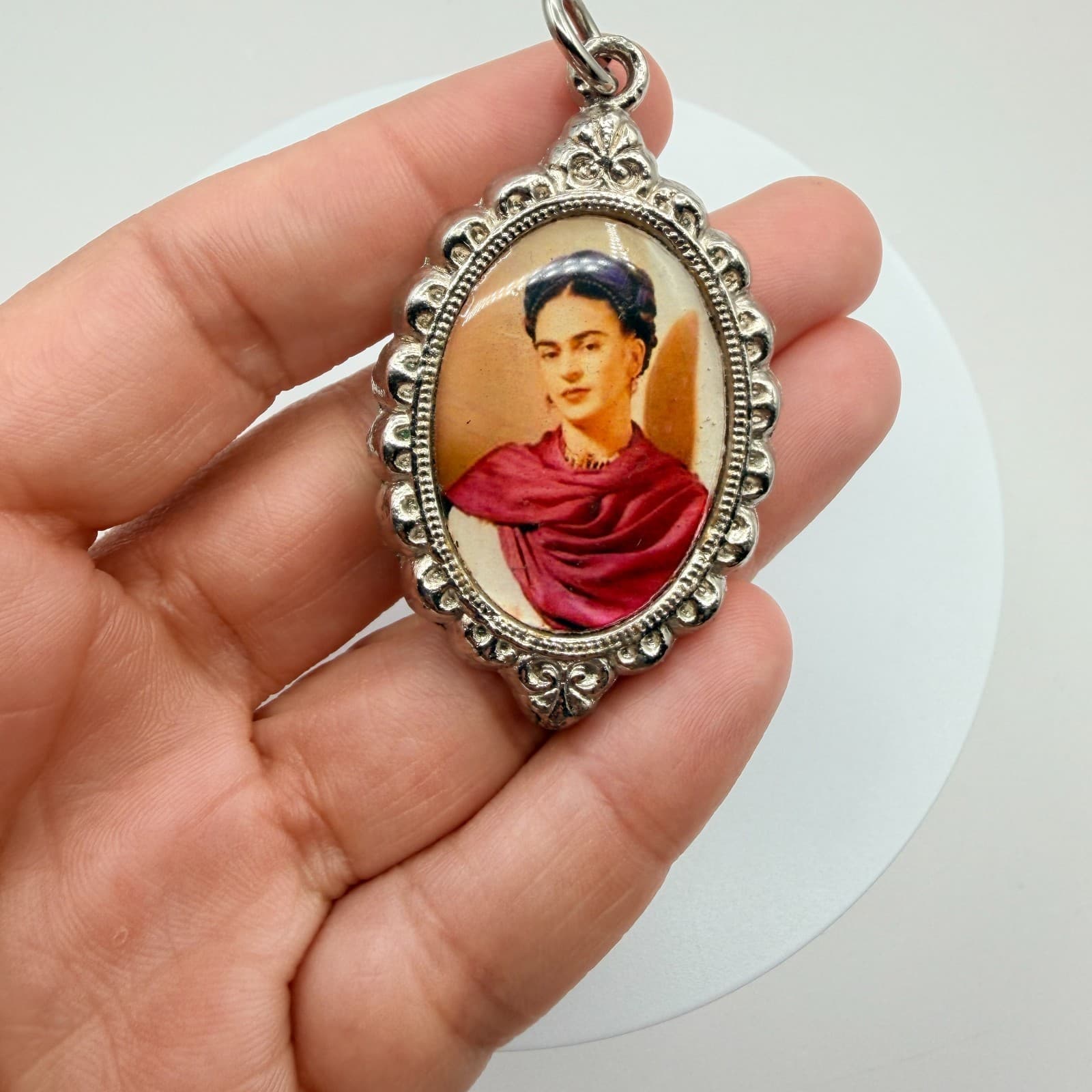 Vintage Silver Tone Frida Kahlo Portrait Pendant Ornate Frame Art Cameo Charm - Thumbnail 6
