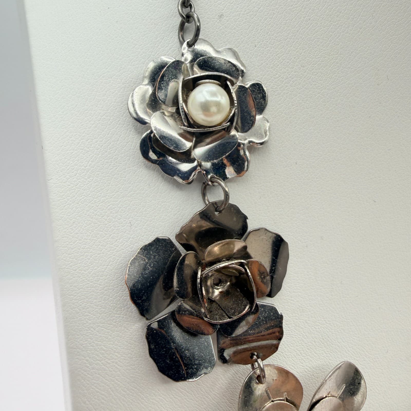 Vintage Silver Tone Floral Bib Necklace Statement Faux Pearl Layered Flower 90s - Thumbnail 6