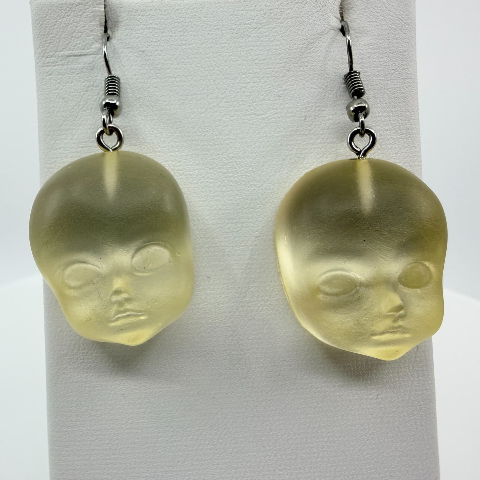 Vintage Doll Head Drop Earrings Yellow Frosted Matte Resin Quirky Weird Goth 90s - Thumbnail 2