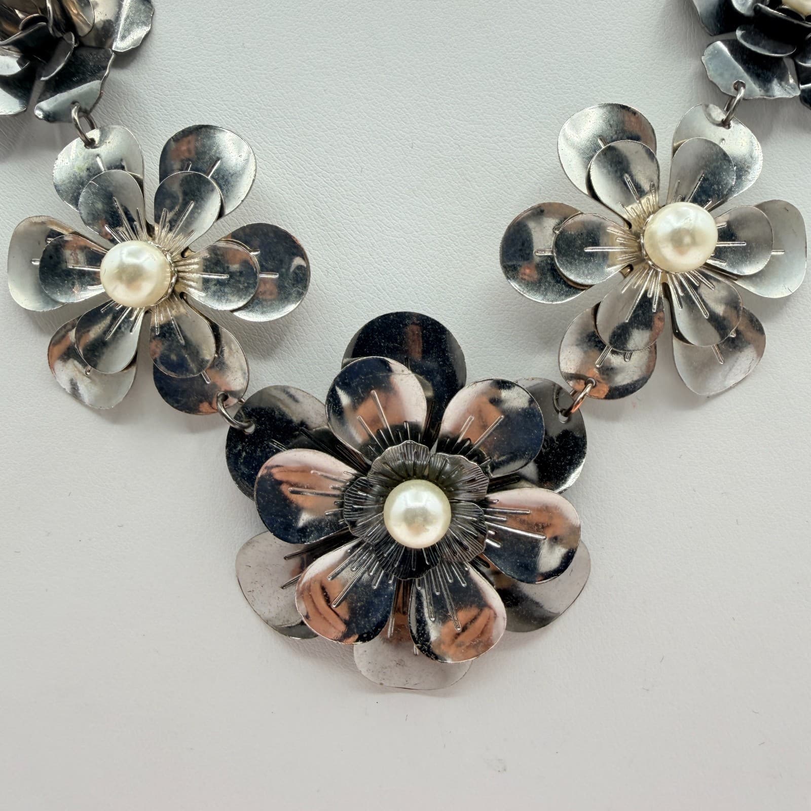 Vintage Silver Tone Floral Bib Necklace Statement Faux Pearl Layered Flower 90s - Thumbnail 3