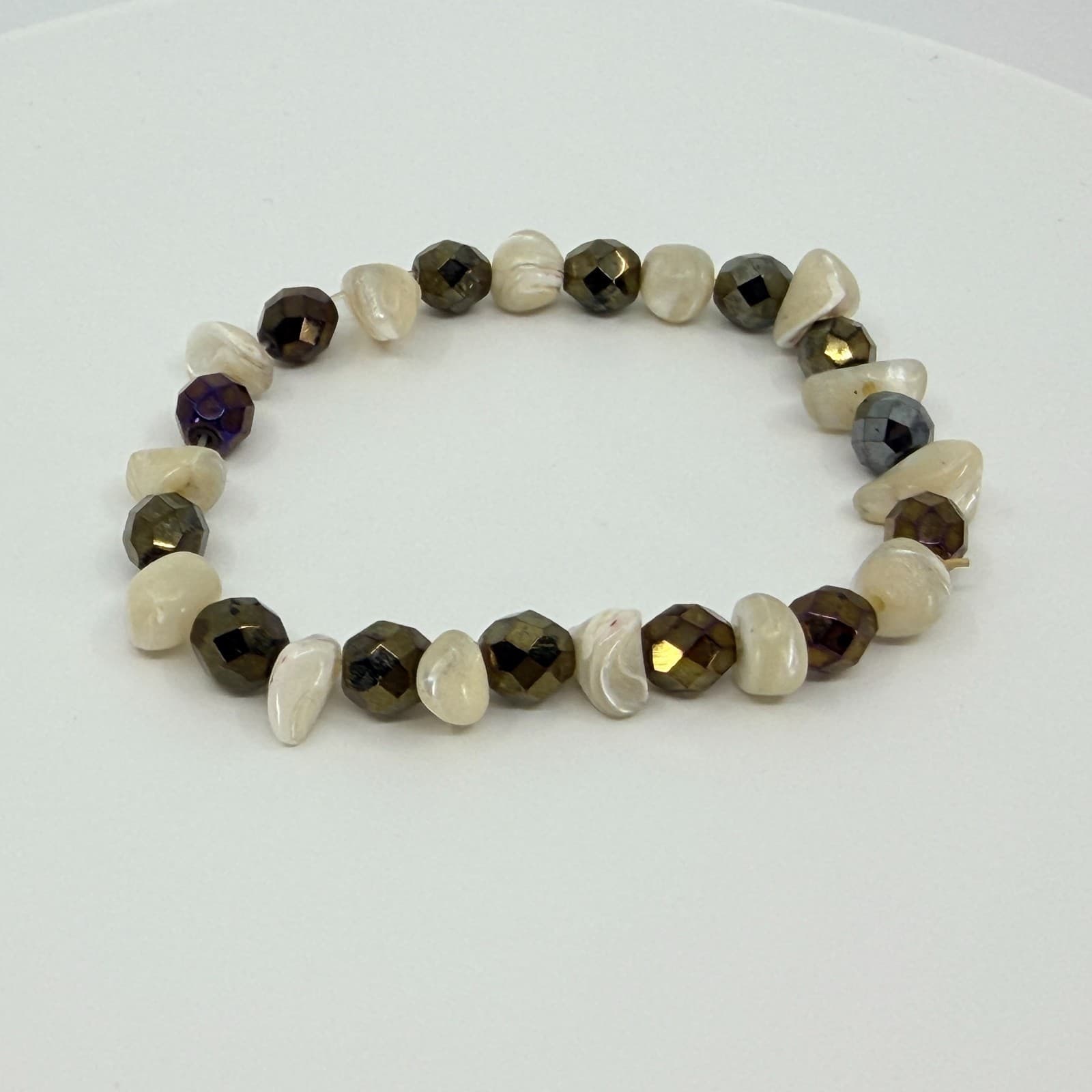 VTG Mother Of Pearl Shell Bracelet Stretch Strand Nugget Metallic Faceted Glass - Thumbnail 2