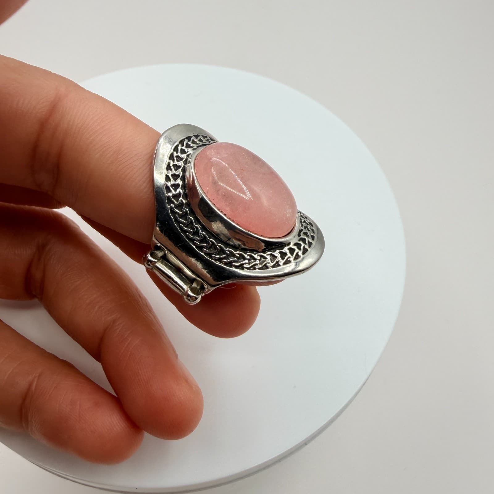 Vintage Silver Tone Pink Faux Stone Ring Statement Oval Cabochon Stretch Band - Thumbnail 6