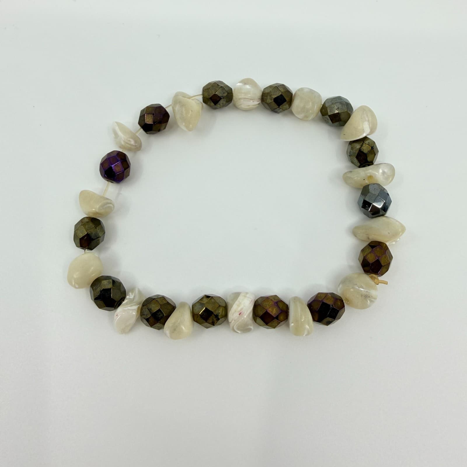 VTG Mother Of Pearl Shell Bracelet Stretch Strand Nugget Metallic Faceted Glass - Thumbnail 4