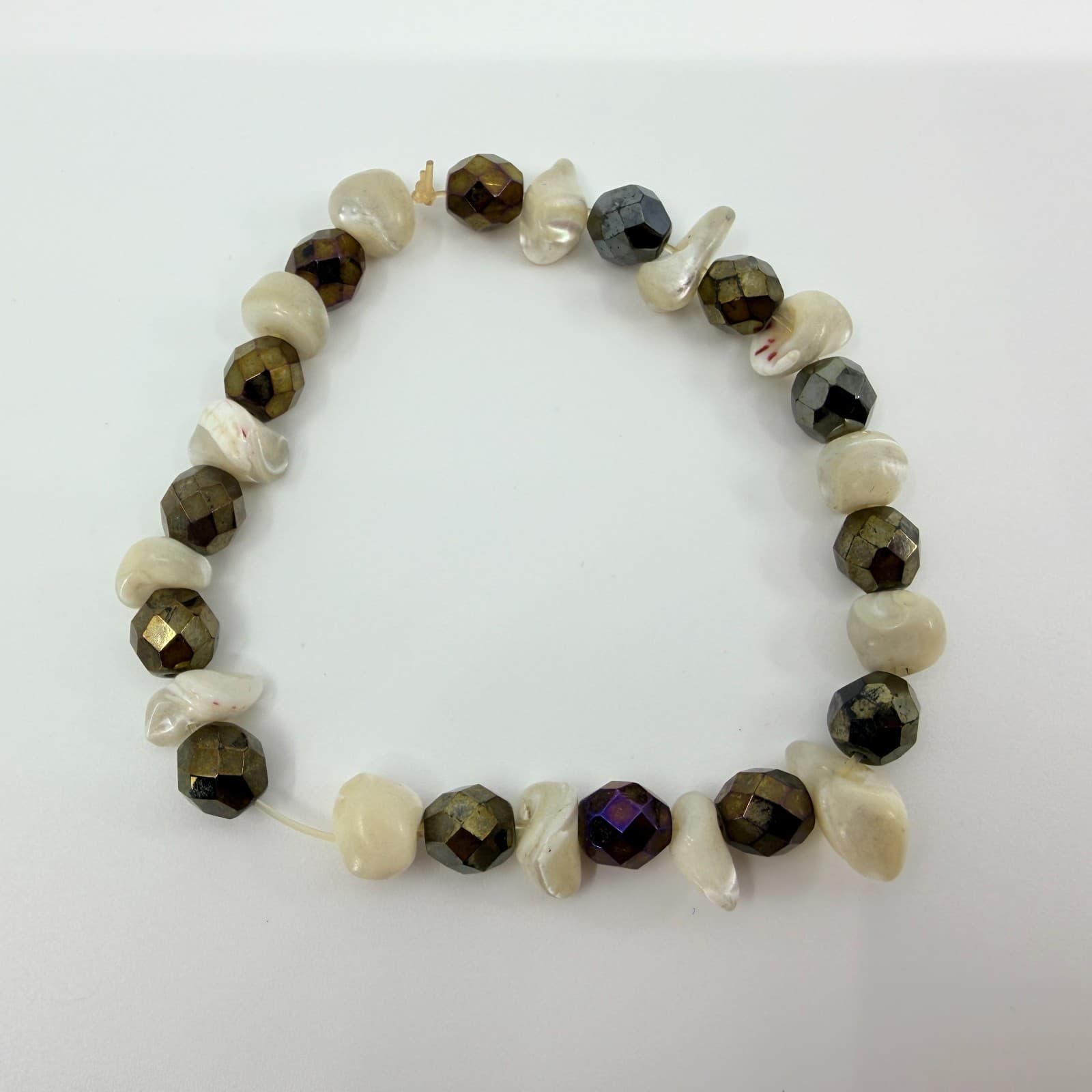 VTG Mother Of Pearl Shell Bracelet Stretch Strand Nugget Metallic Faceted Glass - Thumbnail 7