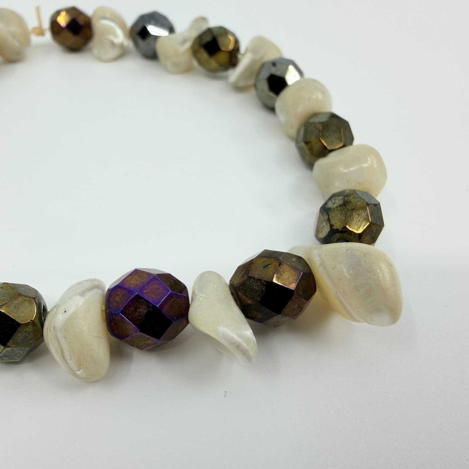 VTG Mother Of Pearl Shell Bracelet Stretch Strand Nugget Metallic Faceted Glass - Thumbnail 5