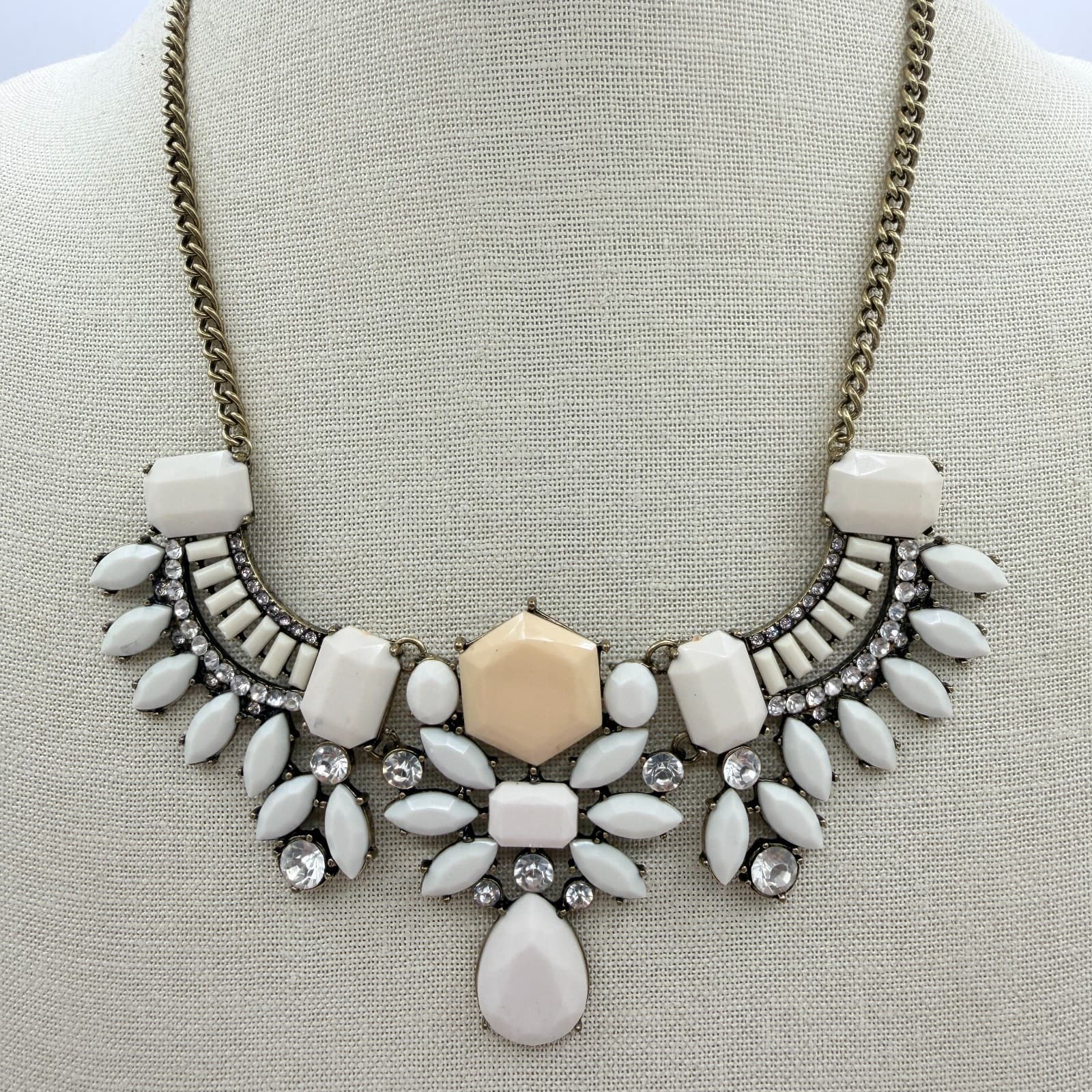 Vintage White Statement Necklace Resin Stone Collage Cluster Bib Gold Tone Y2K - Thumbnail 2