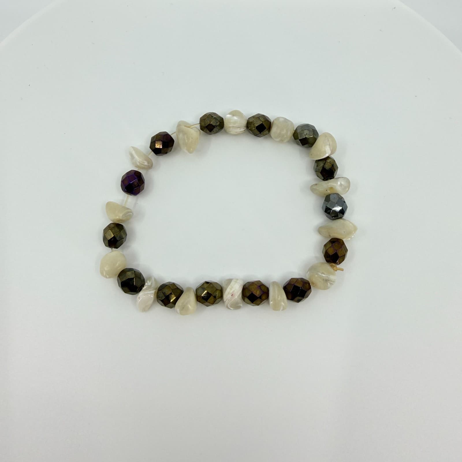 VTG Mother Of Pearl Shell Bracelet Stretch Strand Nugget Metallic Faceted Glass - Thumbnail 3