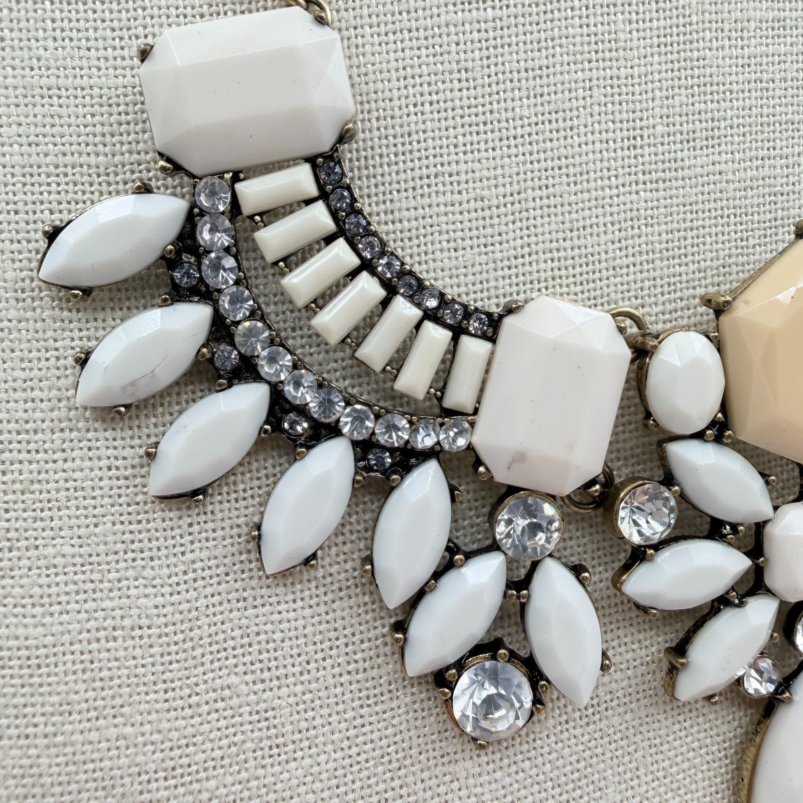 Vintage White Statement Necklace Resin Stone Collage Cluster Bib Gold Tone Y2K - Thumbnail 6