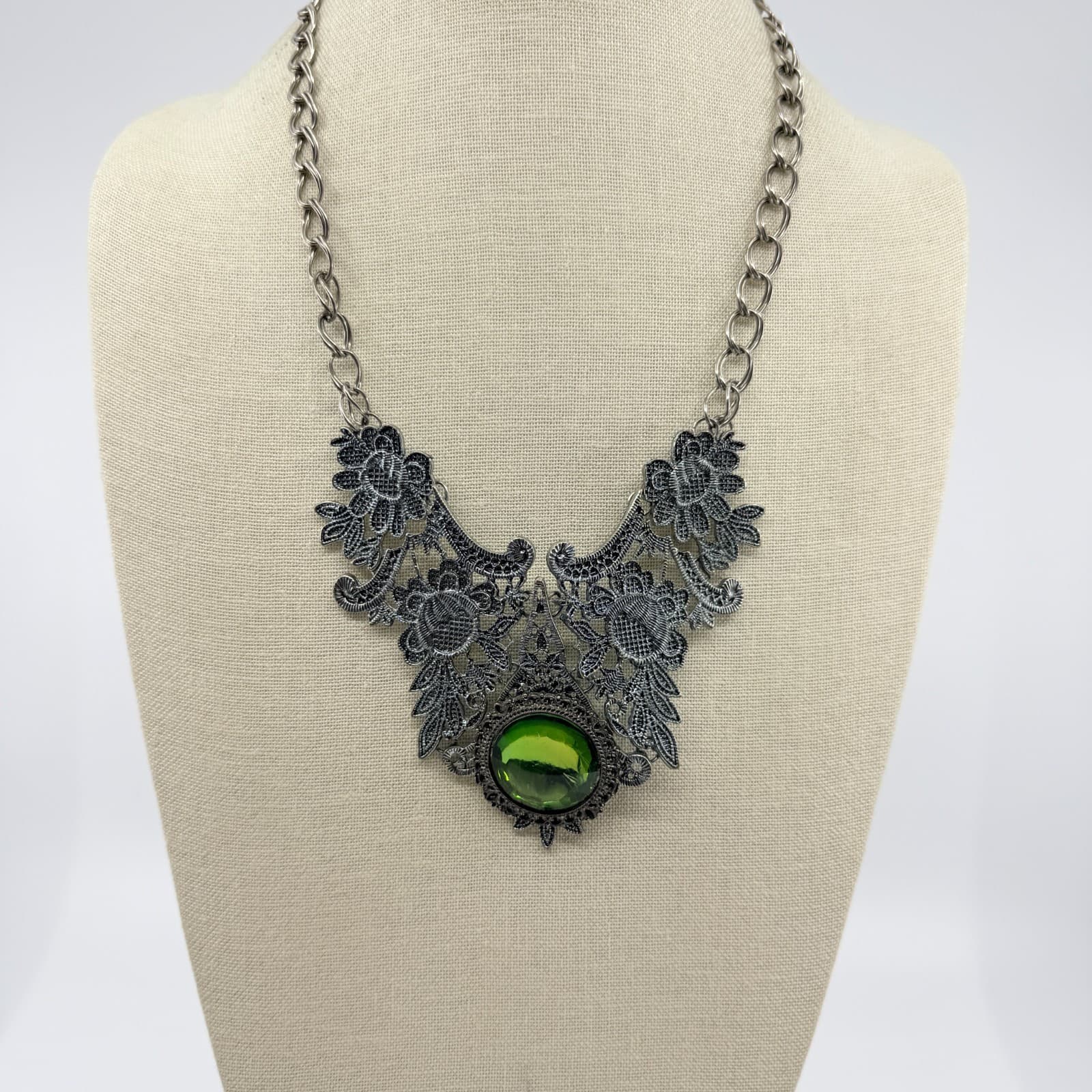 Vtg Silver Tone Black Lace Bib Necklace Green Crystal Style Cabochon Statement - Thumbnail 3