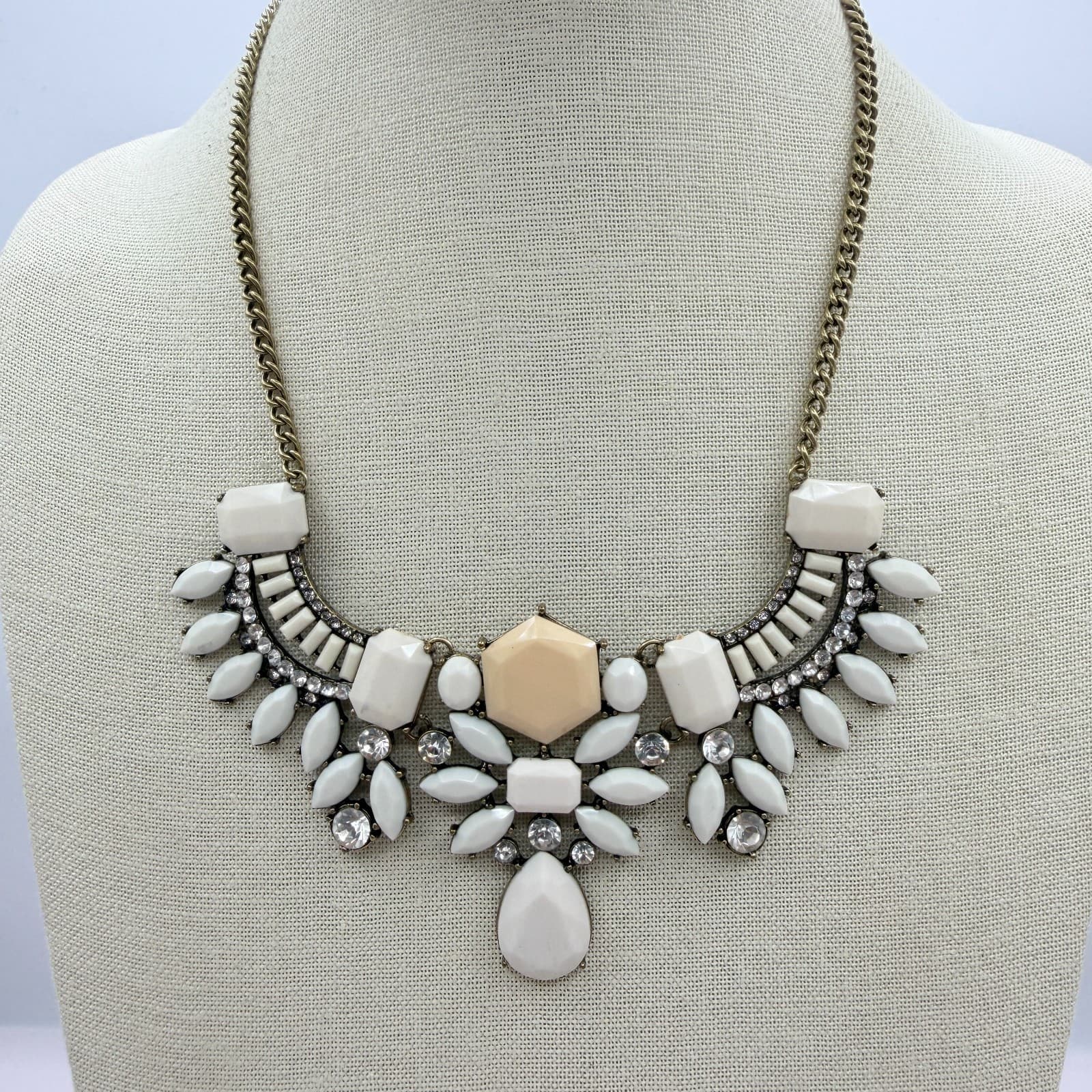 Vintage White Statement Necklace Resin Stone Collage Cluster Bib Gold Tone Y2K - Thumbnail 3