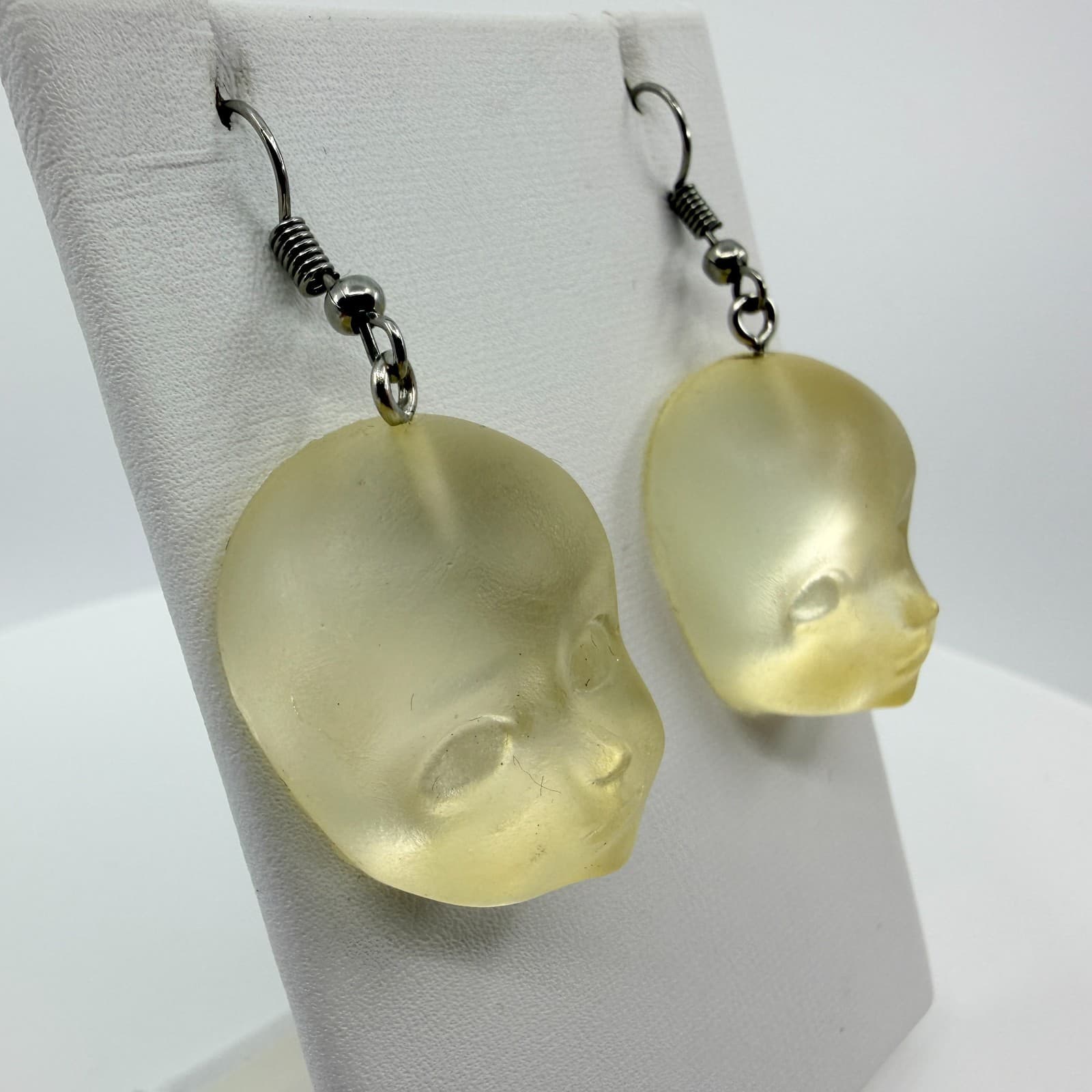 Vintage Doll Head Drop Earrings Yellow Frosted Matte Resin Quirky Weird Goth 90s - Thumbnail 3