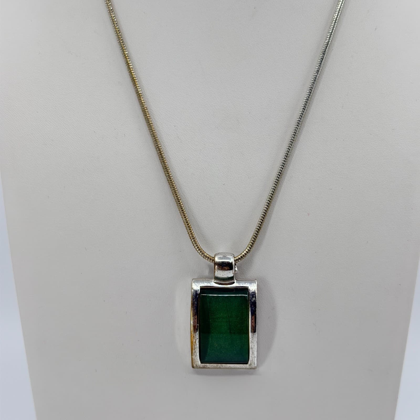 Vintage Silver Tone Green Pendant Necklace Shimmer Snake Chain Minimalist Y2K - Thumbnail 3