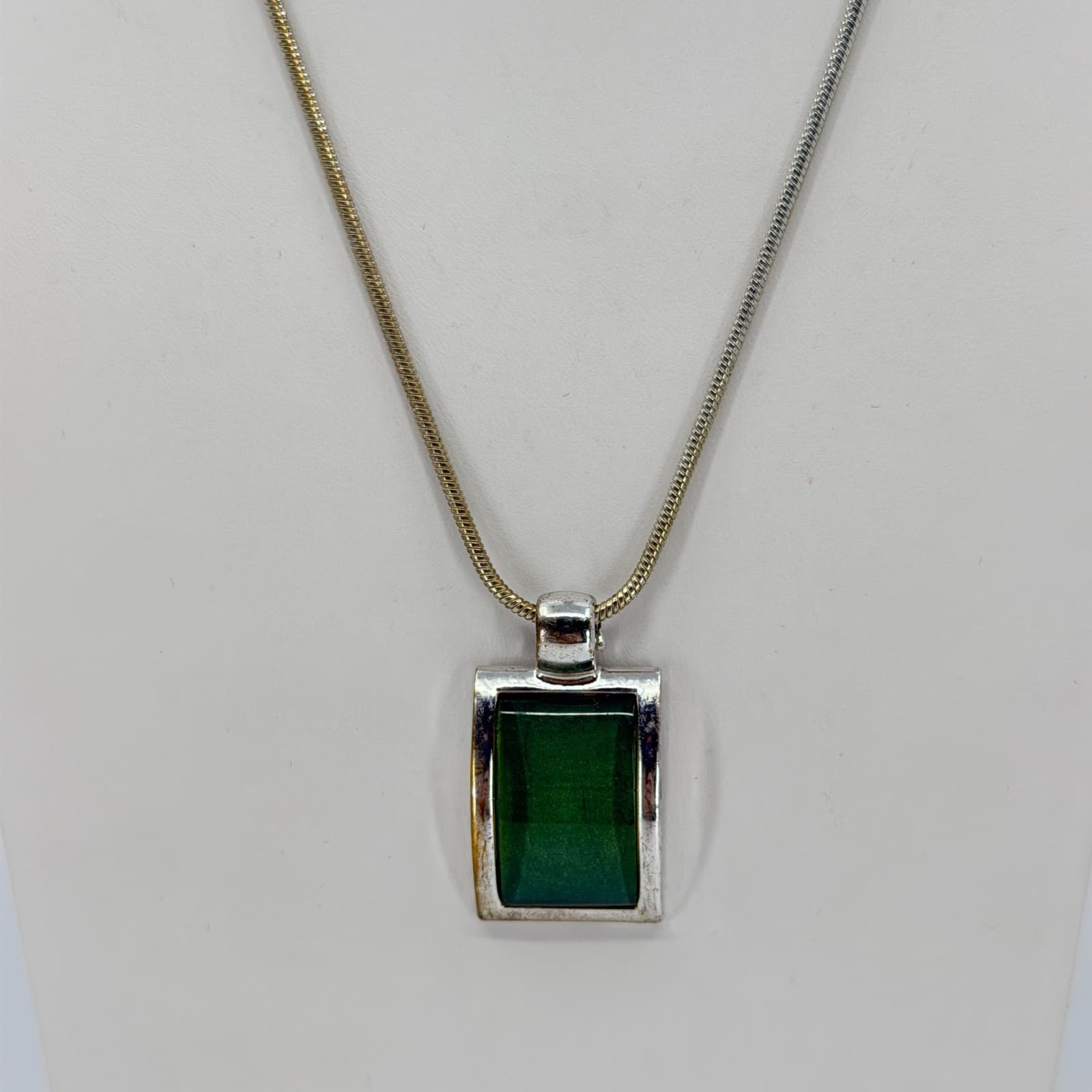 Vintage Silver Tone Green Pendant Necklace Shimmer Snake Chain Minimalist Y2K - Thumbnail 4