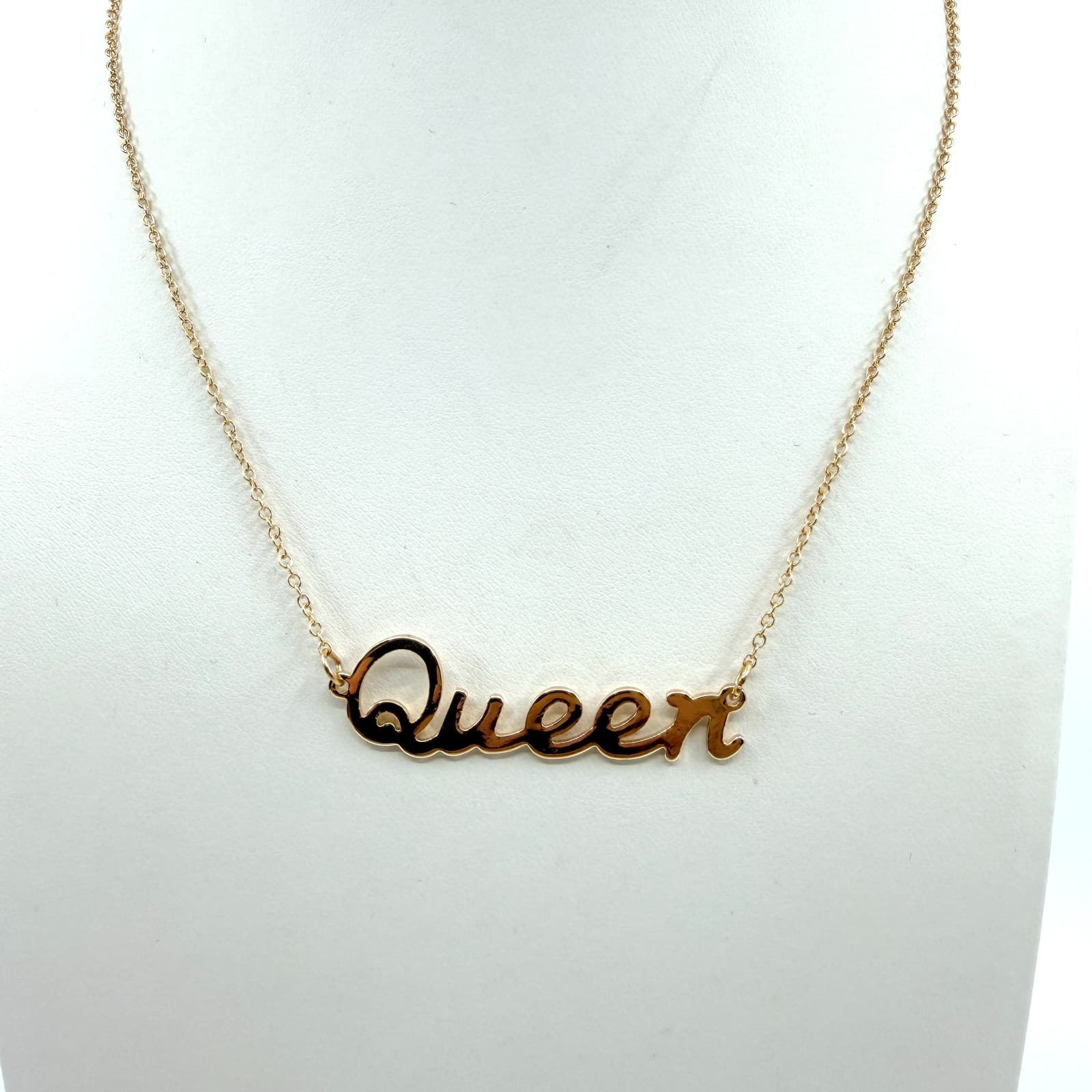 Vintage Gold Tone Queen Nameplate Necklace Script Pendant Delicate Dainty Y2K