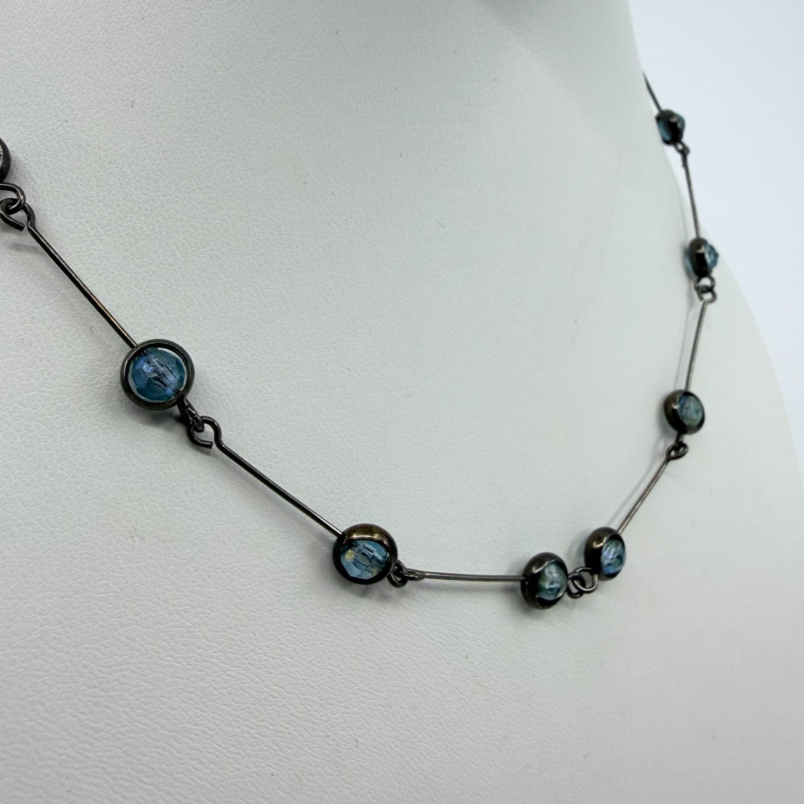 VTG Gunmetal Tone Blue Crystal Glass Necklace Station Link Bar Dainty Minimalist - Thumbnail 4