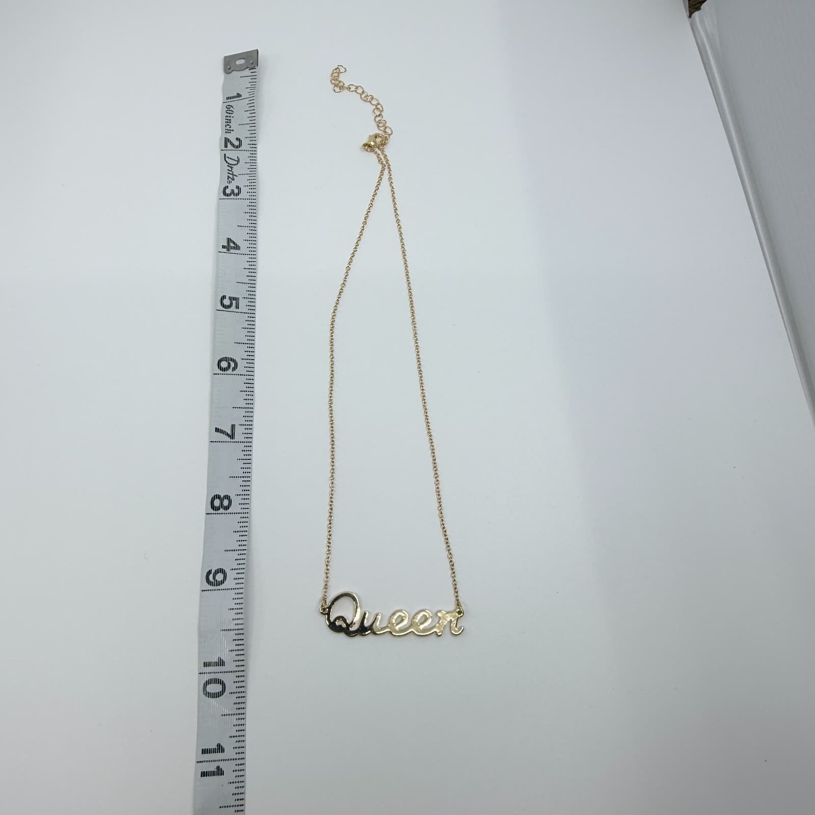 Vintage Gold Tone Queen Nameplate Necklace Script Pendant Delicate Dainty Y2K - Thumbnail 10