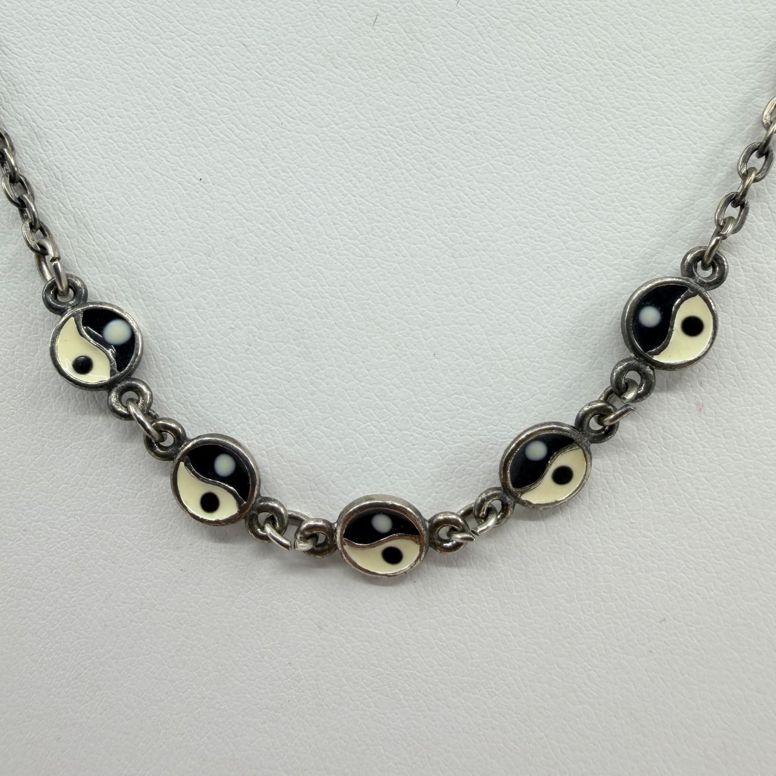 Vintage Silver Tone Yin Yang Link Necklace Enamel Stations Choker Dainty Retro - Thumbnail 4