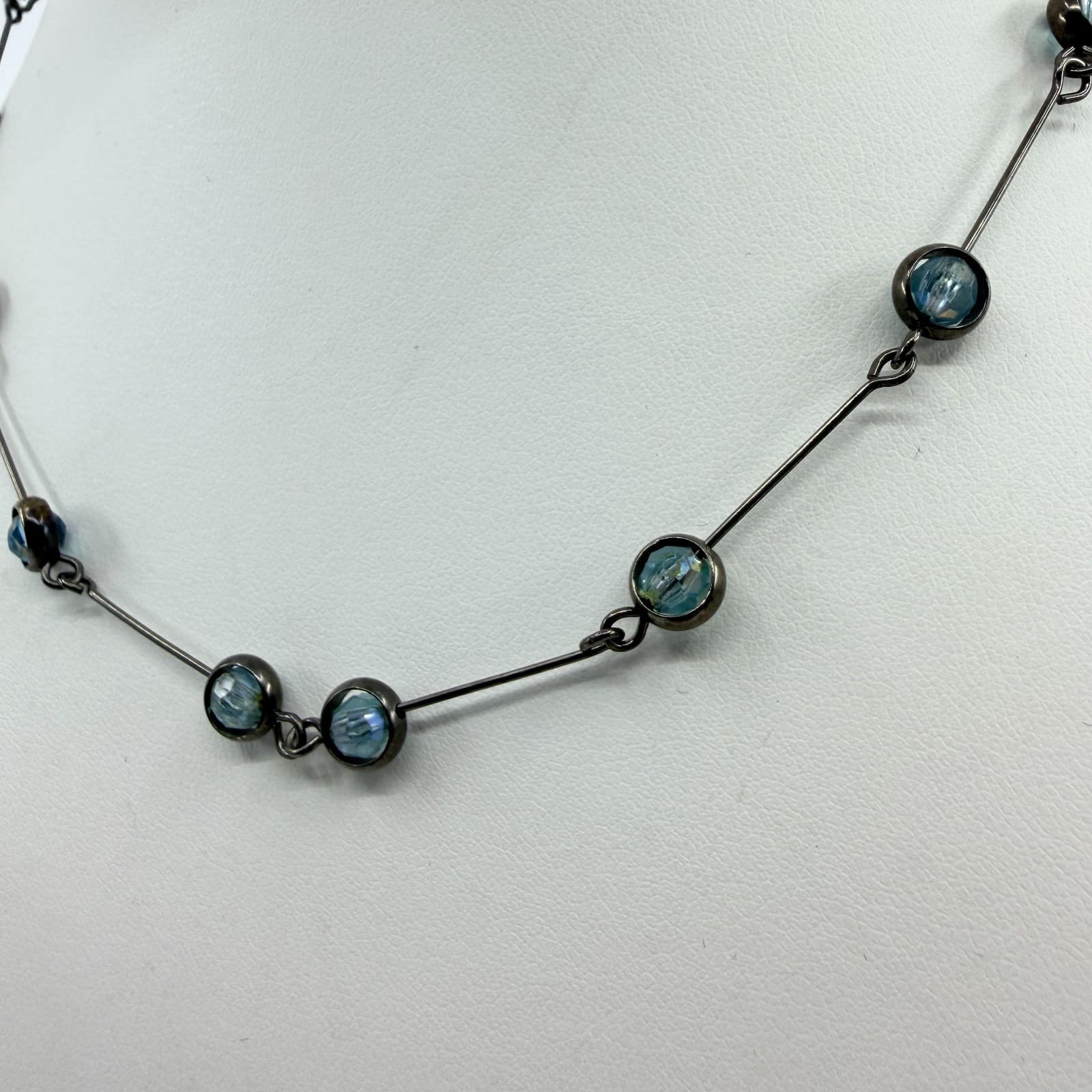 VTG Gunmetal Tone Blue Crystal Glass Necklace Station Link Bar Dainty Minimalist - Thumbnail 5