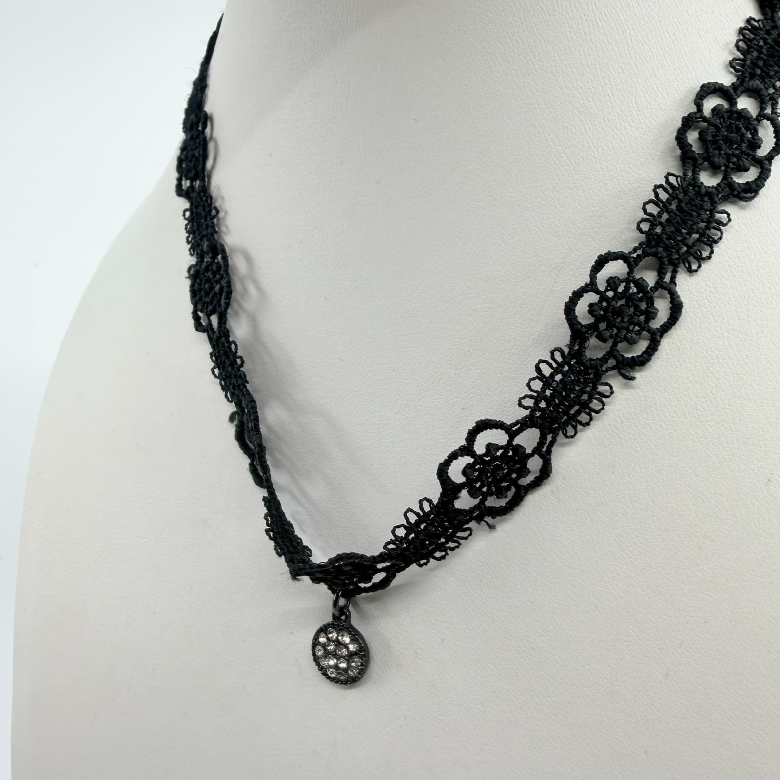 Vintage Black Lace Choker Necklace Rhinestone Pendant Gothic Tatting Boho 90s - Thumbnail 7
