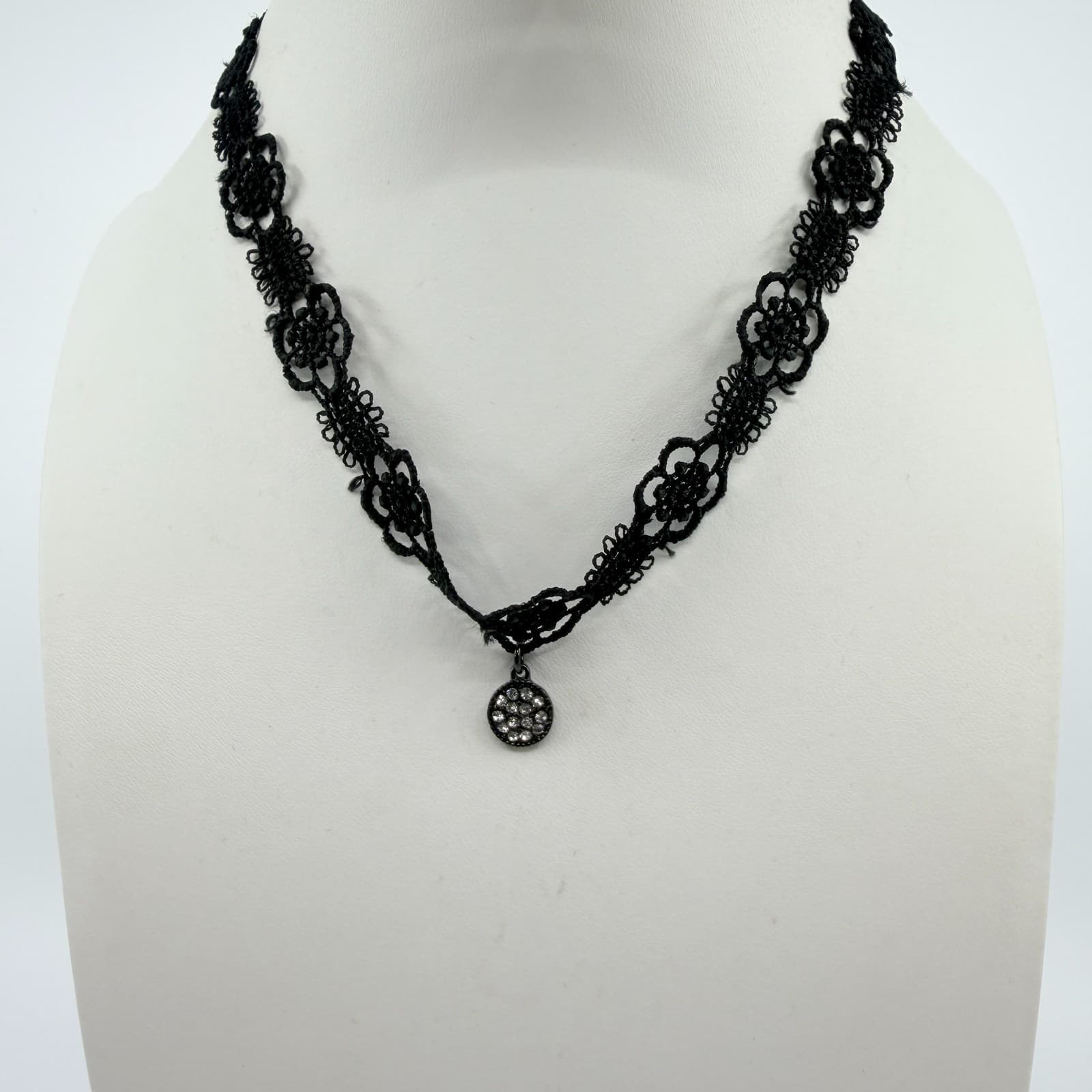 Vintage Black Lace Choker Necklace Rhinestone Pendant Gothic Tatting Boho 90s - Thumbnail 8