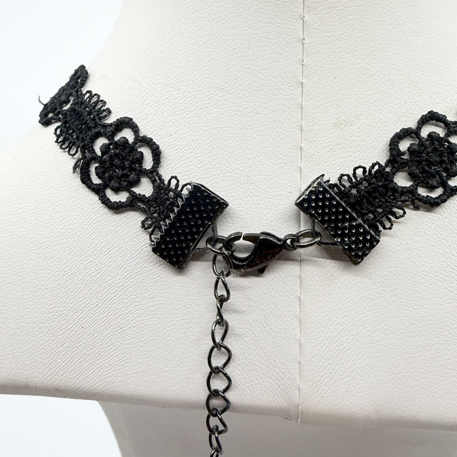 Vintage Black Lace Choker Necklace Rhinestone Pendant Gothic Tatting Boho 90s - Thumbnail 9