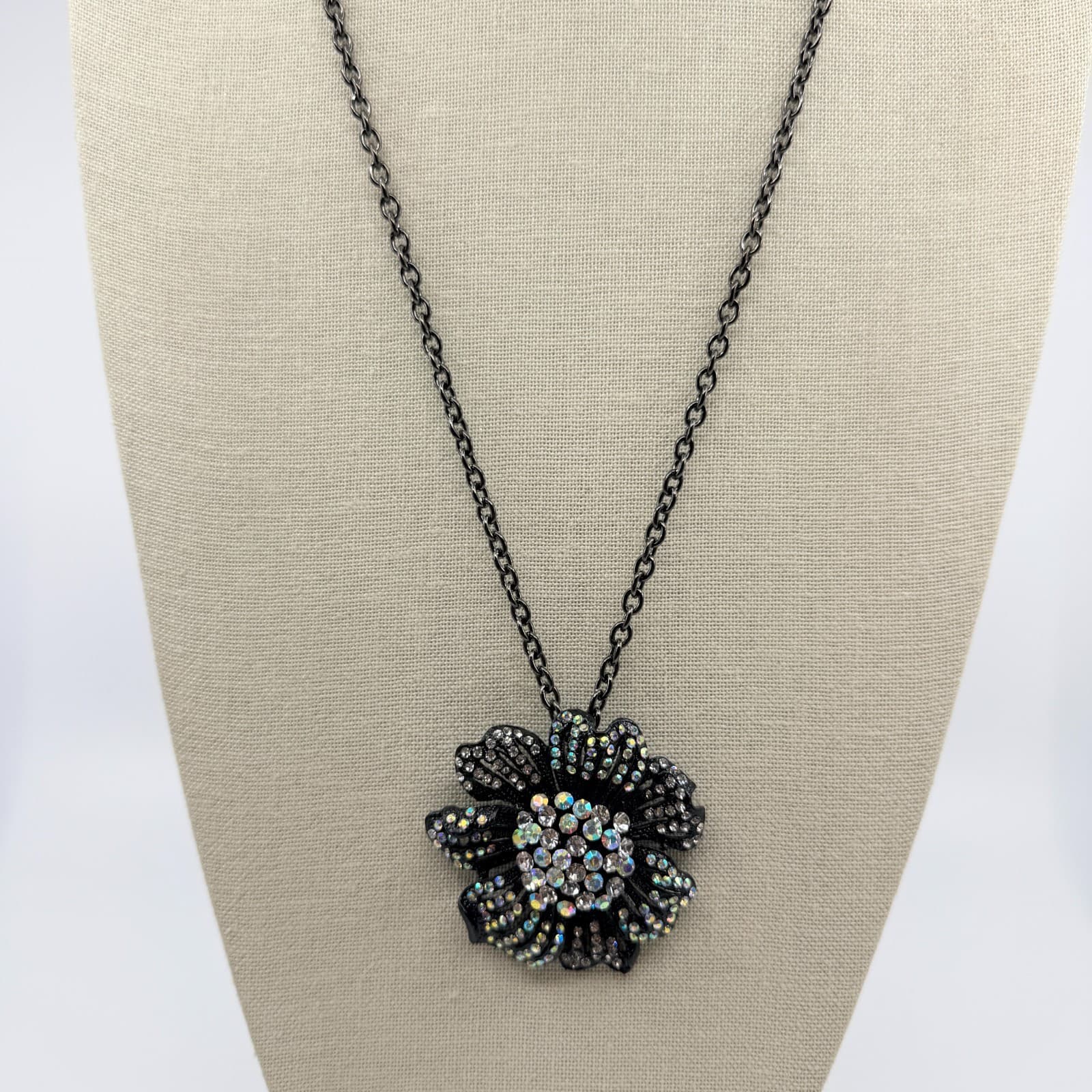 Vintage Gunmetal Tone Flower Pendant Necklace AB Rhinestone Gothic Statement 90s - Thumbnail 3