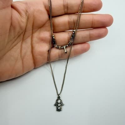 Vintage Gold Tone Layered Chain Necklace Hamsa Hand Arrow Pendant Rhinestone Y2K - Thumbnail 7
