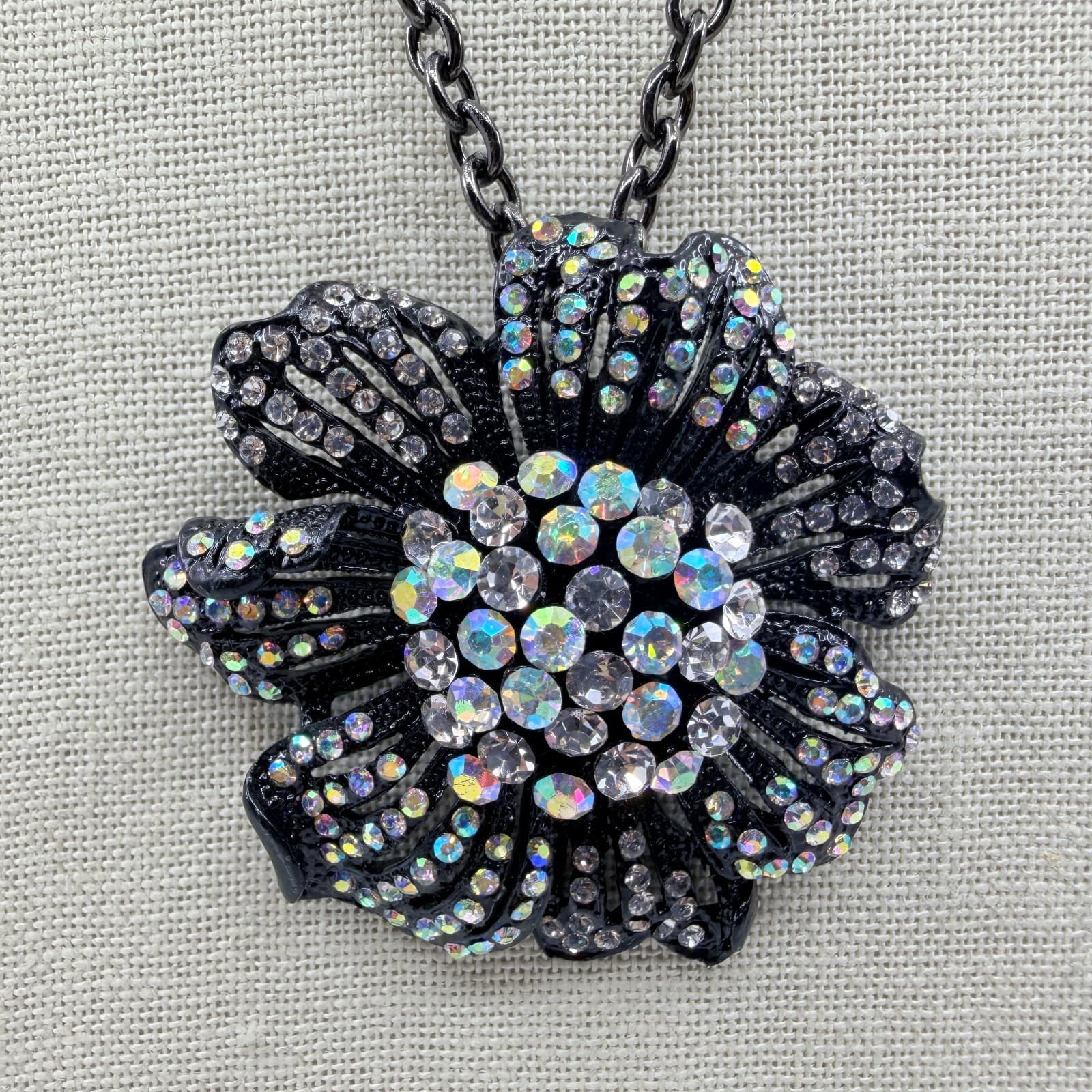 Vintage Gunmetal Tone Flower Pendant Necklace AB Rhinestone Gothic Statement 90s - Thumbnail 4