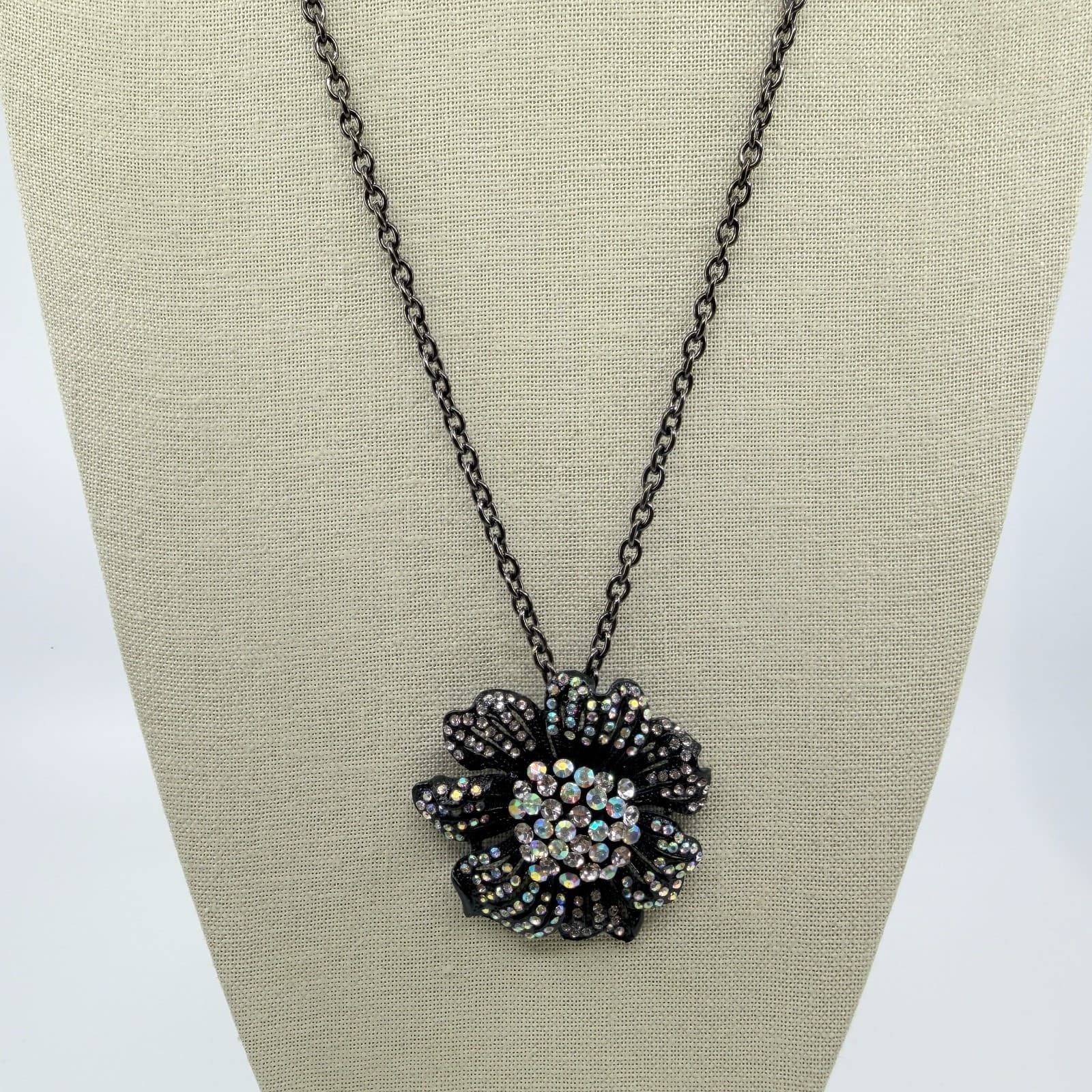 Vintage Gunmetal Tone Flower Pendant Necklace AB Rhinestone Gothic Statement 90s - Thumbnail 5