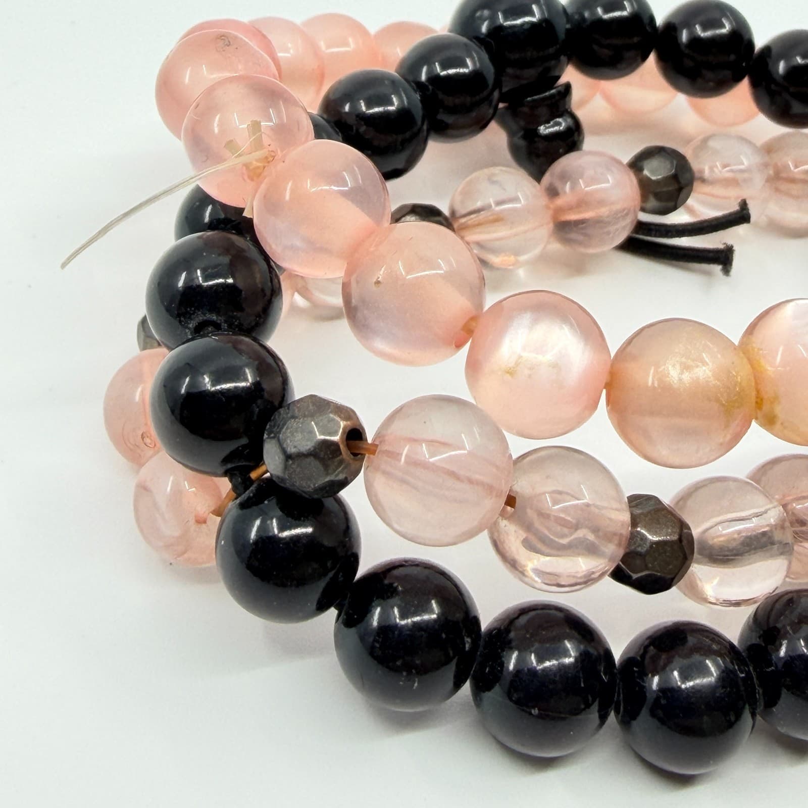 VTG Y2K Pastel Pink Black Beaded Stretch Bracelets Set of 3 Glitter Heart Charm - Thumbnail 6