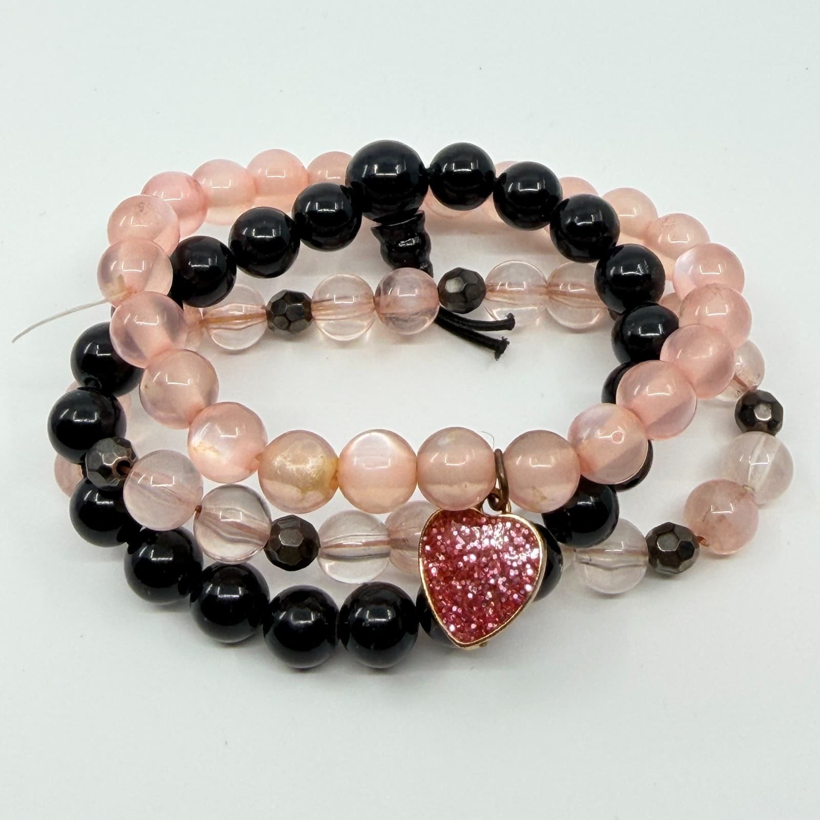 VTG Y2K Pastel Pink Black Beaded Stretch Bracelets Set of 3 Glitter Heart Charm - Thumbnail 5