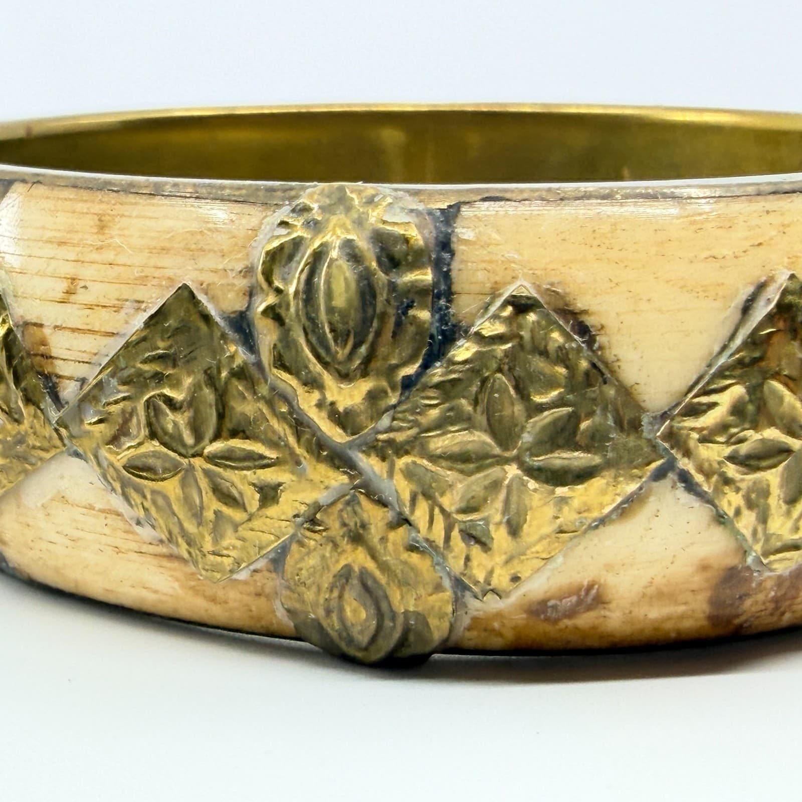 Vintage Brass Tone and Faux Bone Bangle Bracelet Cream Mixed Metal Ethnic Wide - Thumbnail 5