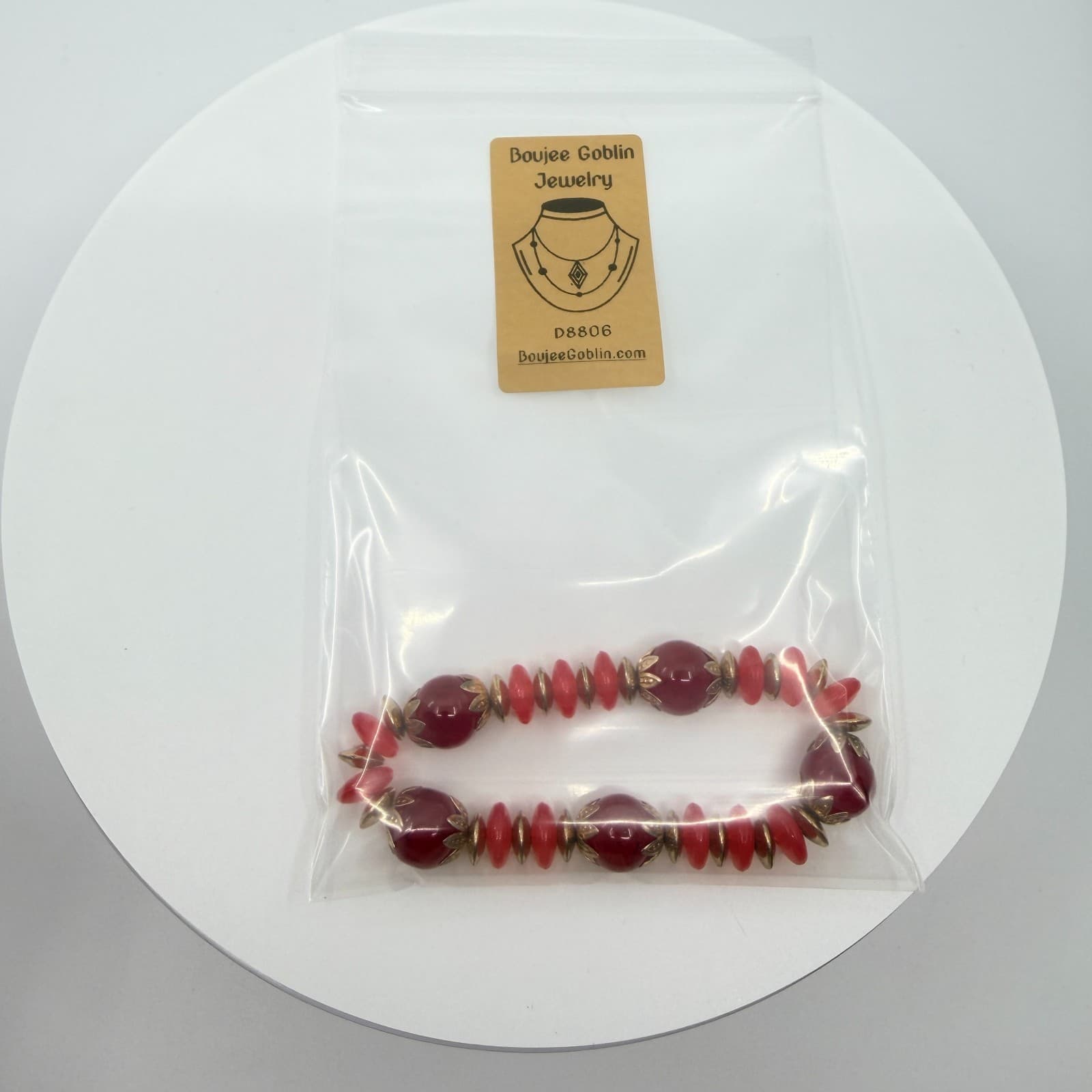 Vintage Bold Red Lucite Bead Stretch Bracelet Gold Tone Filigree Caps Retro - Thumbnail 9