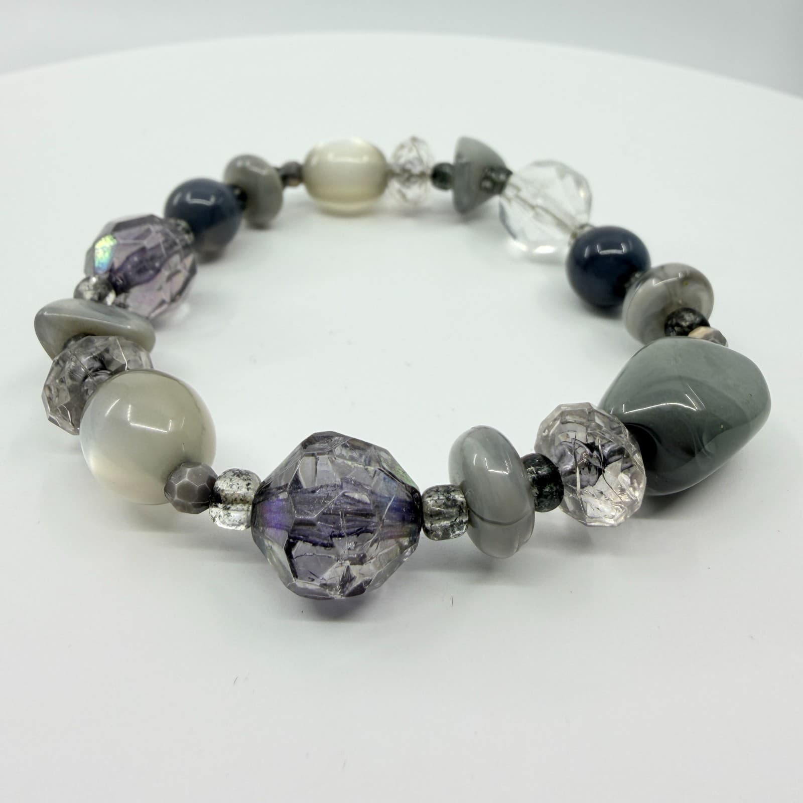 Vintage Y2K Chunky Gray Beaded Stretch Bracelet Clear Faceted Glass Iridescent - Thumbnail 2
