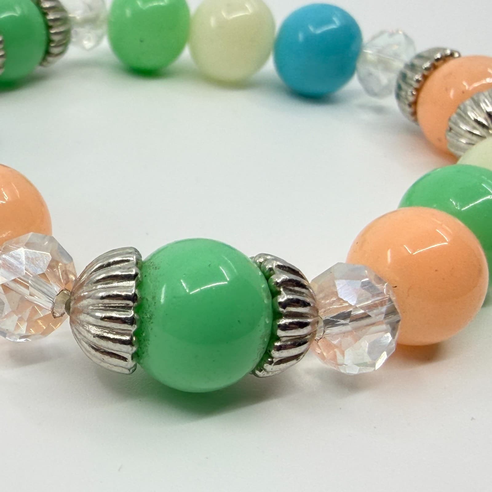 Vintage Pastel Stretch Bracelet Multi Color Lucite Acrylic Beads Silver Tone - Thumbnail 5