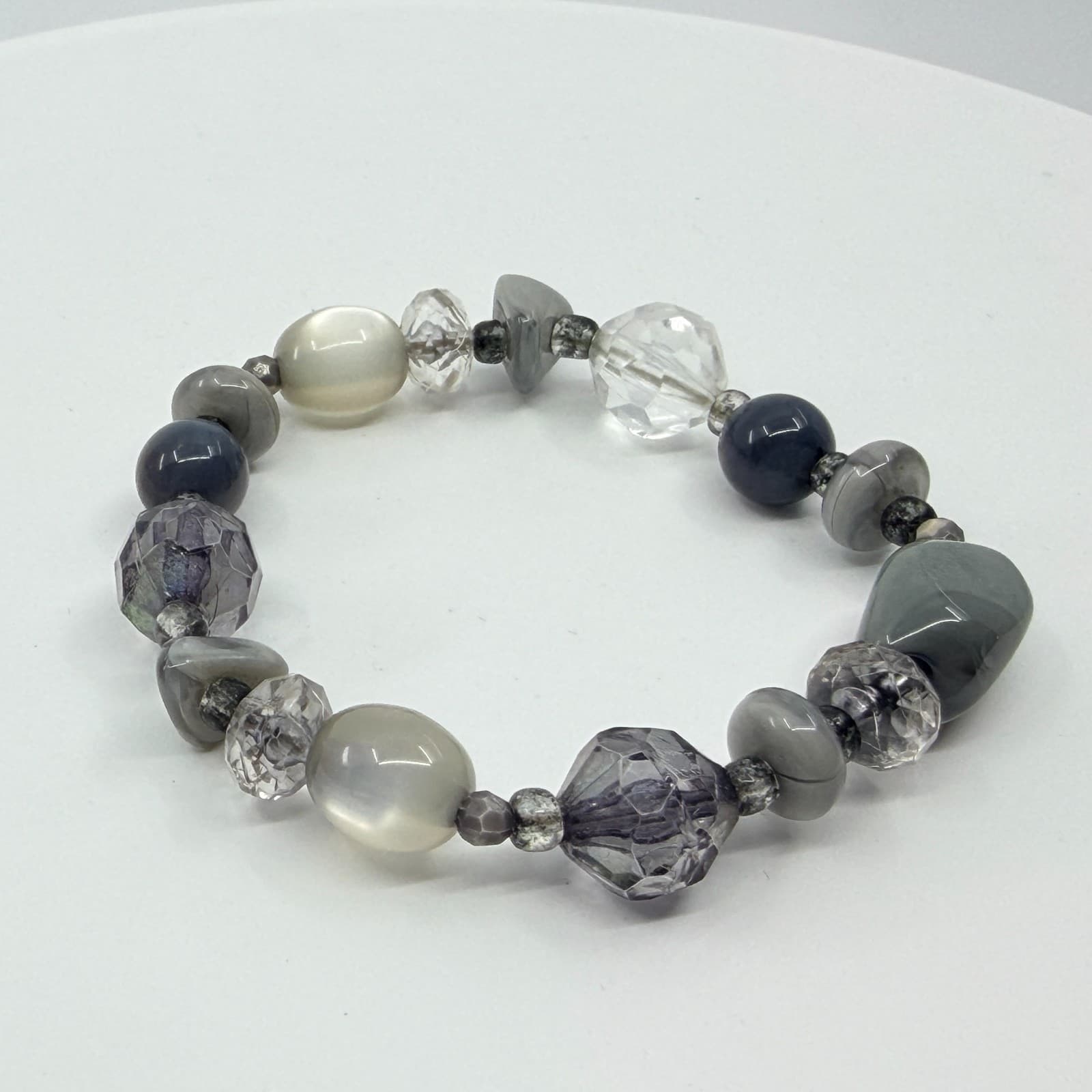 Vintage Y2K Chunky Gray Beaded Stretch Bracelet Clear Faceted Glass Iridescent - Thumbnail 4