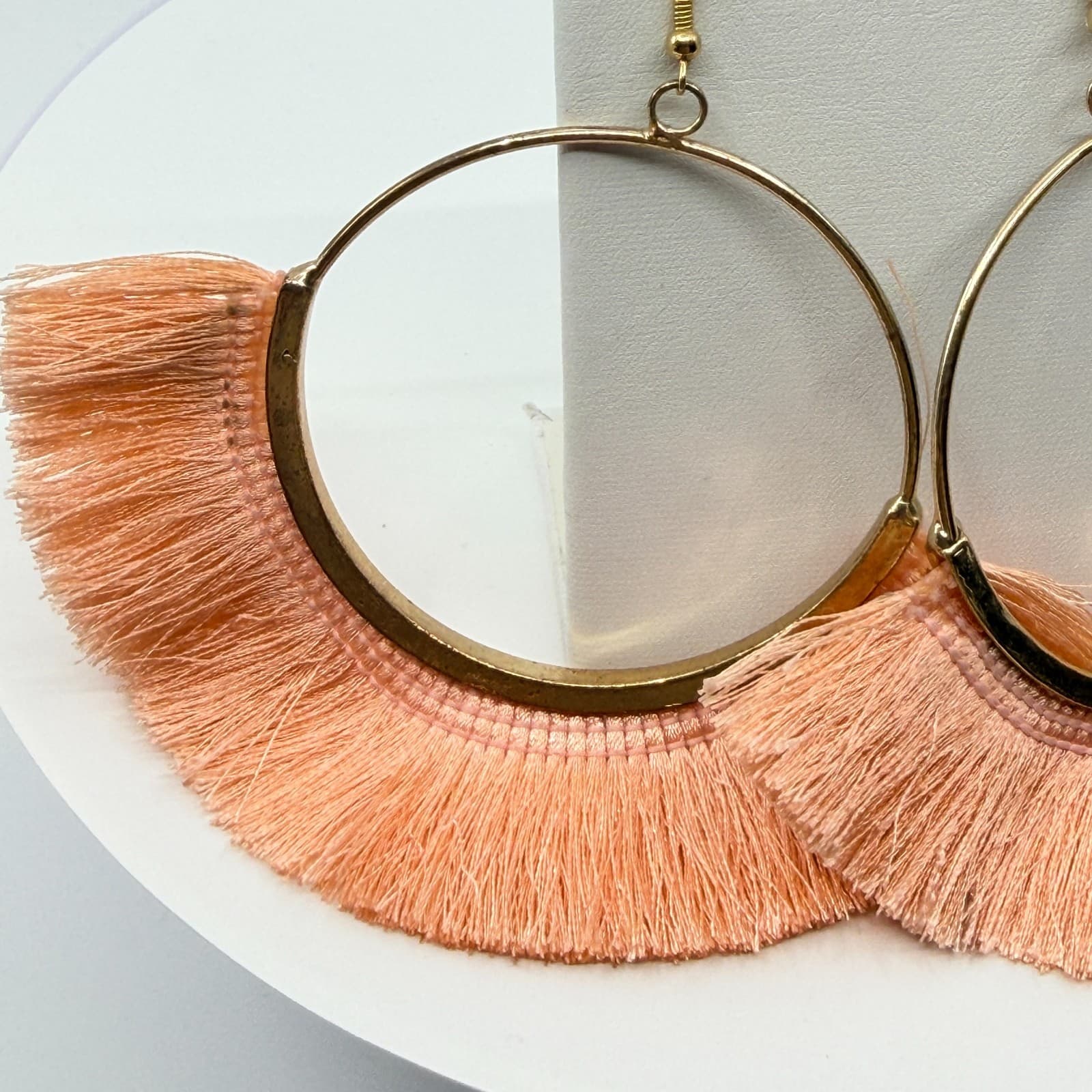 VTG Peach Coral Tassel Hoop Earrings Gold Tone Fringe Statement Big Over-Sized - Thumbnail 5