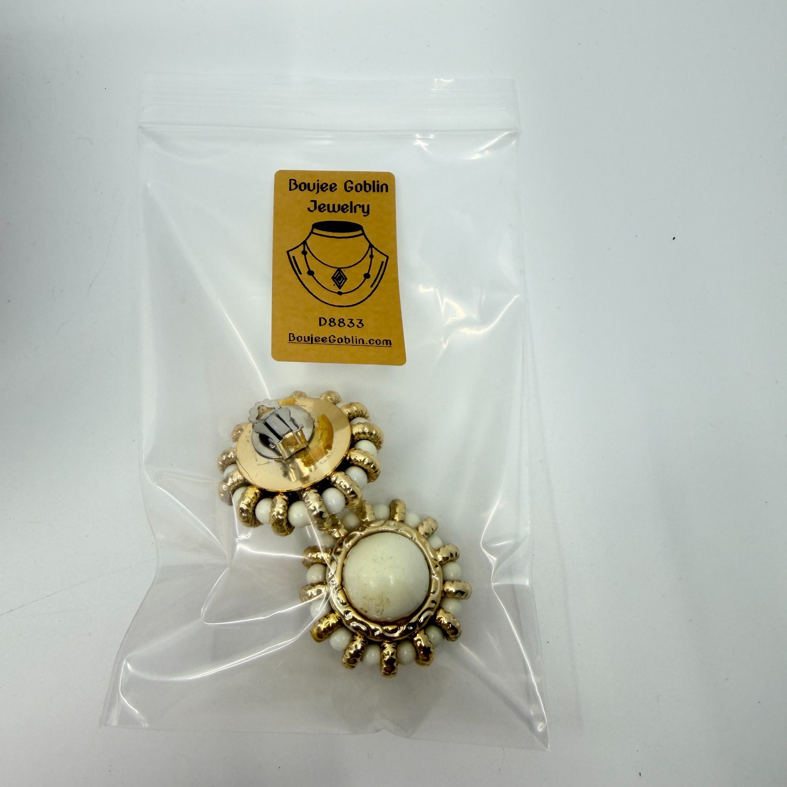 Vintage 1980s Gold Tone Cream Milk Glass Cabochon Statement Clip On Earrings - Thumbnail 8
