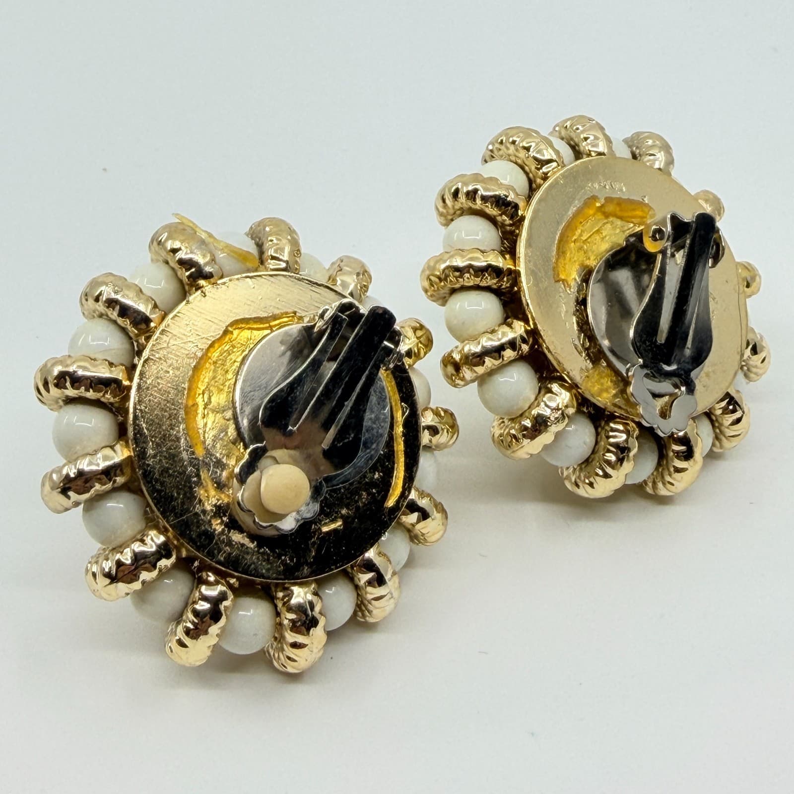 Vintage 1980s Gold Tone Cream Milk Glass Cabochon Statement Clip On Earrings - Thumbnail 5