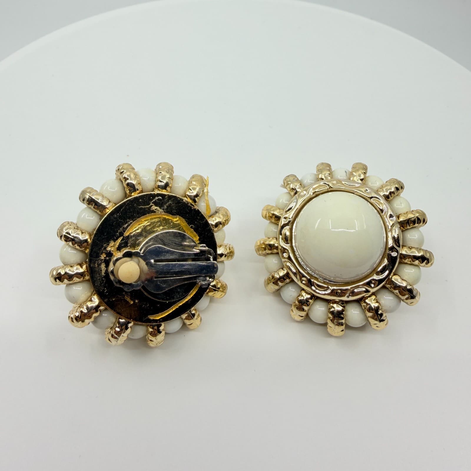 Vintage 1980s Gold Tone Cream Milk Glass Cabochon Statement Clip On Earrings - Thumbnail 3