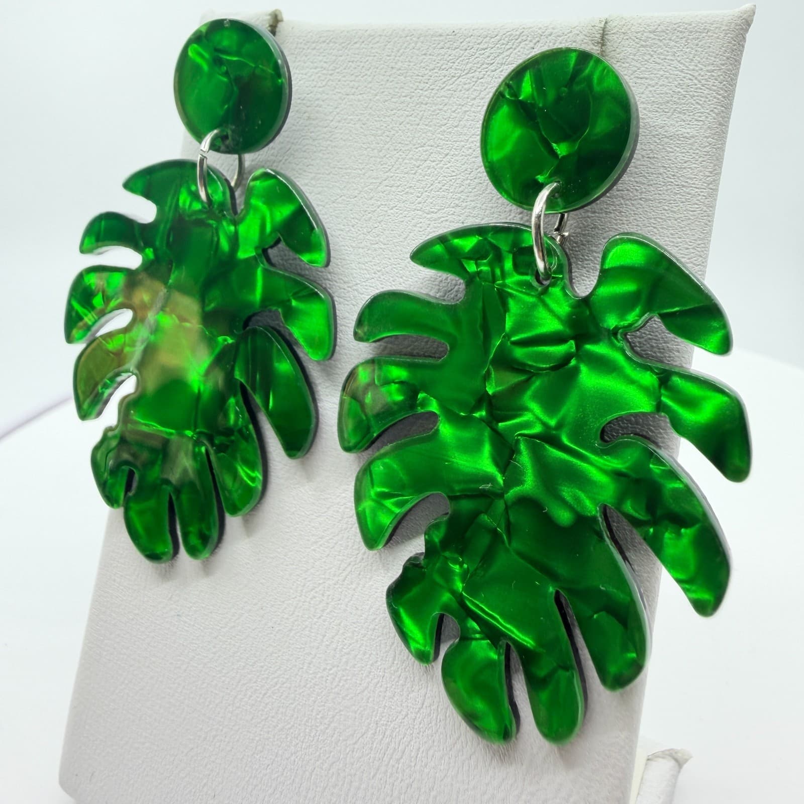 VTG Green Acrylic Monstera Leaf Drop Earrings Retro Tropical Statement Dangle - Thumbnail 4