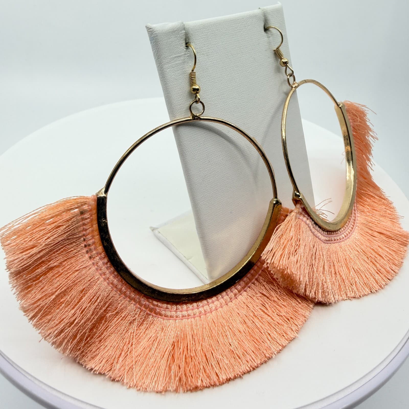 VTG Peach Coral Tassel Hoop Earrings Gold Tone Fringe Statement Big Over-Sized - Thumbnail 2