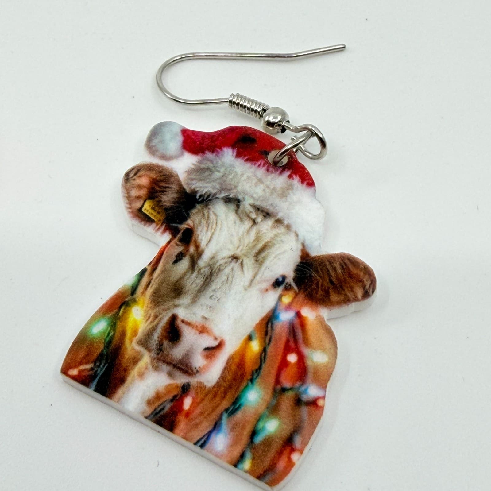 VTG Christmas Santa Hat Highland Cow Dangle Earrings Festive Holiday Acrylic - Thumbnail 3