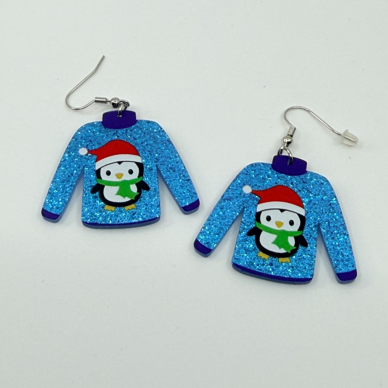 VTG Christmas Santa Hat Highland Cow Dangle Earrings Festive Holiday Acrylic - Thumbnail 6