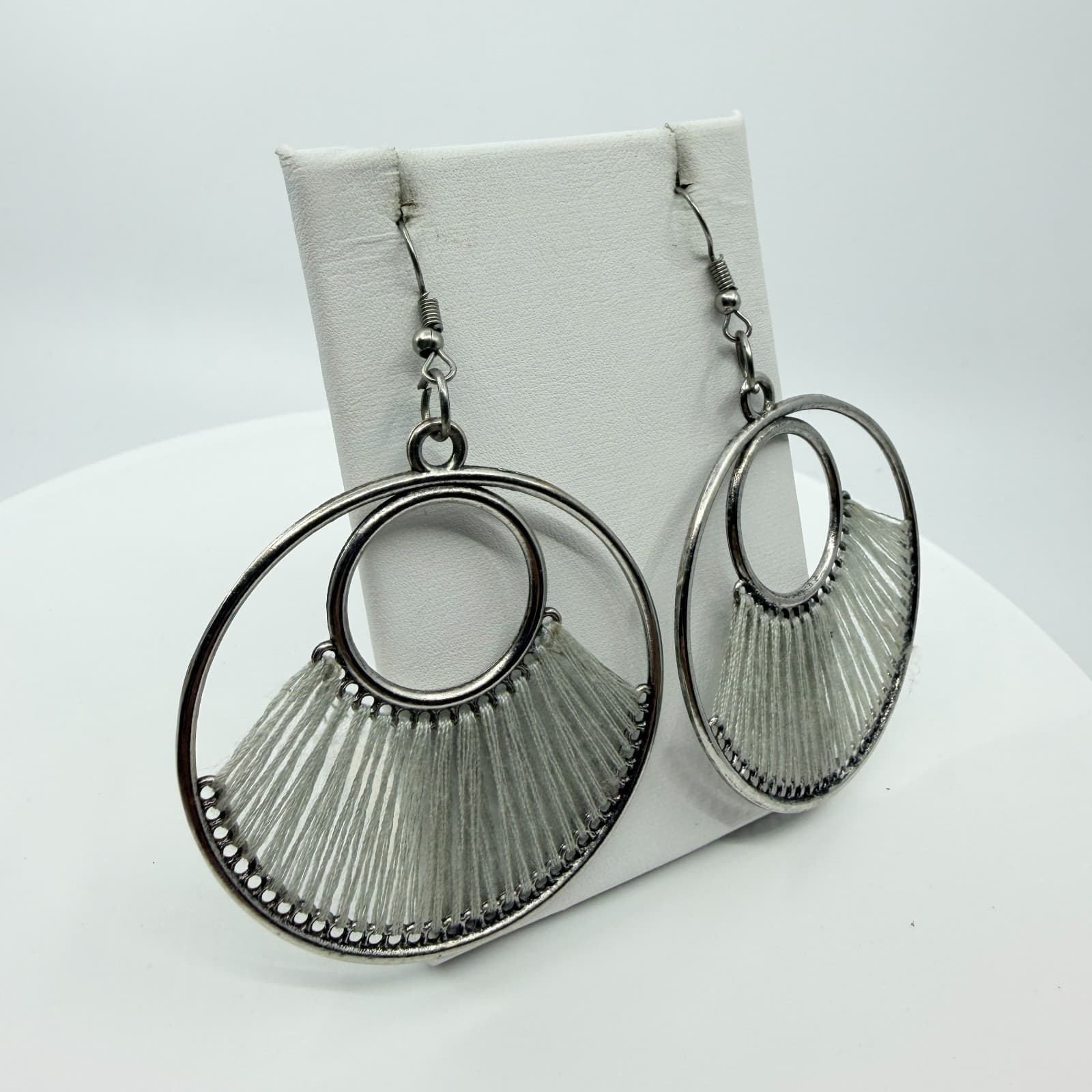 Vintage Boho Silver Tone Cream Thread Wrapped Concentric Circle Hoop Earrings - Thumbnail 2